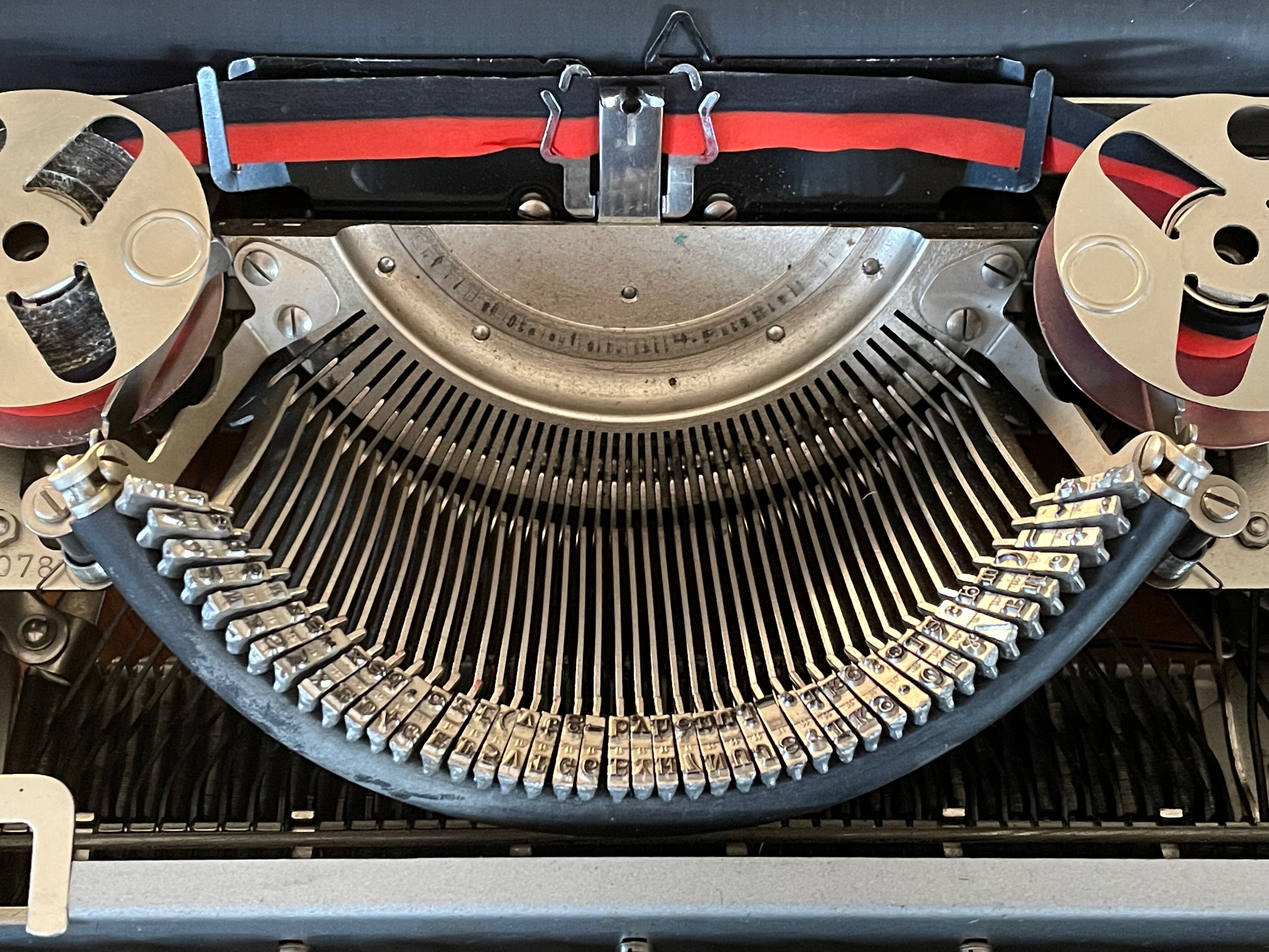 Machine à écrire Remington Travel riter circa 1950