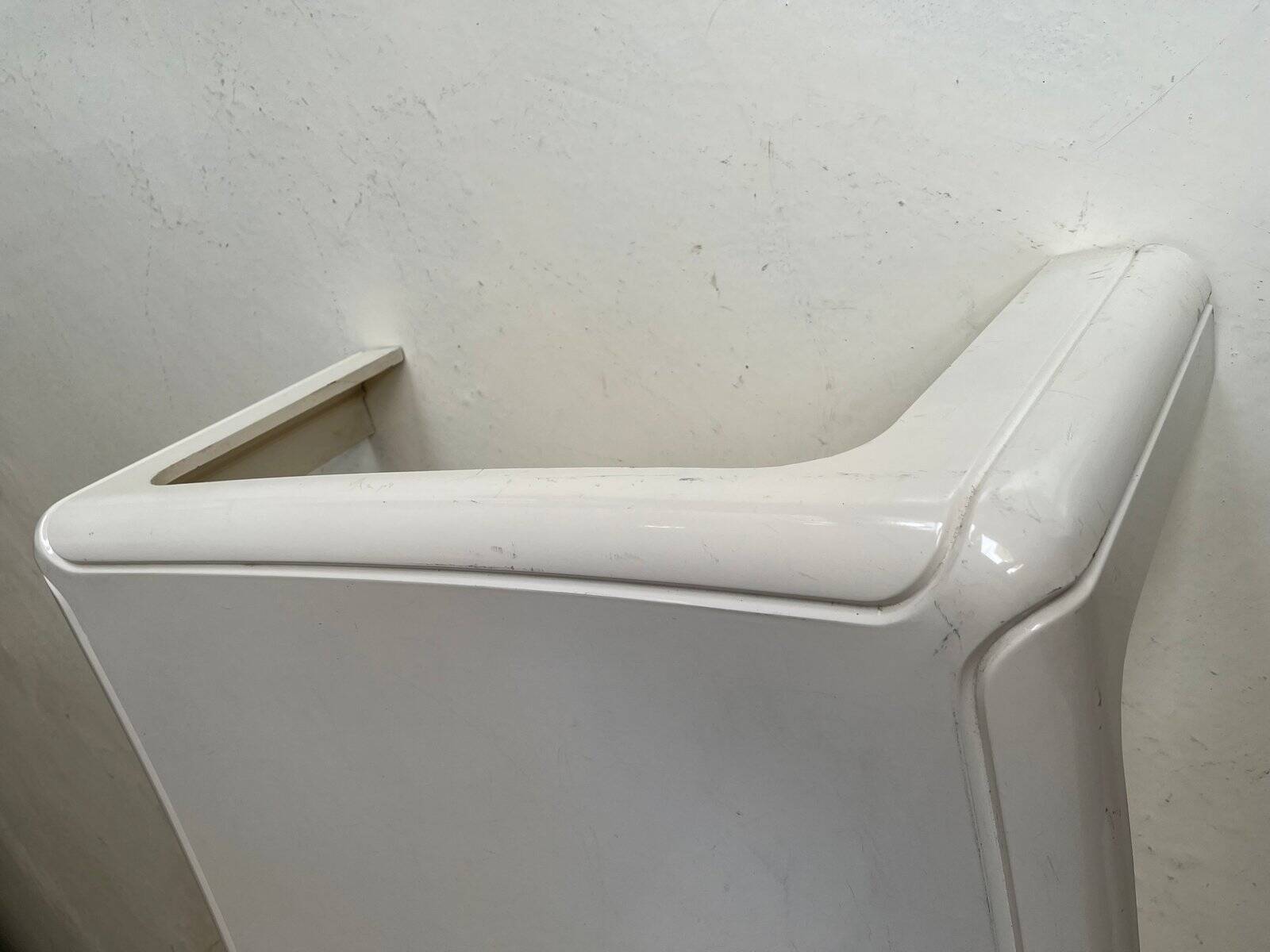 Model 4984 square table in moulded white polyurethane by Gae Aulenti for Kartell, 1970s