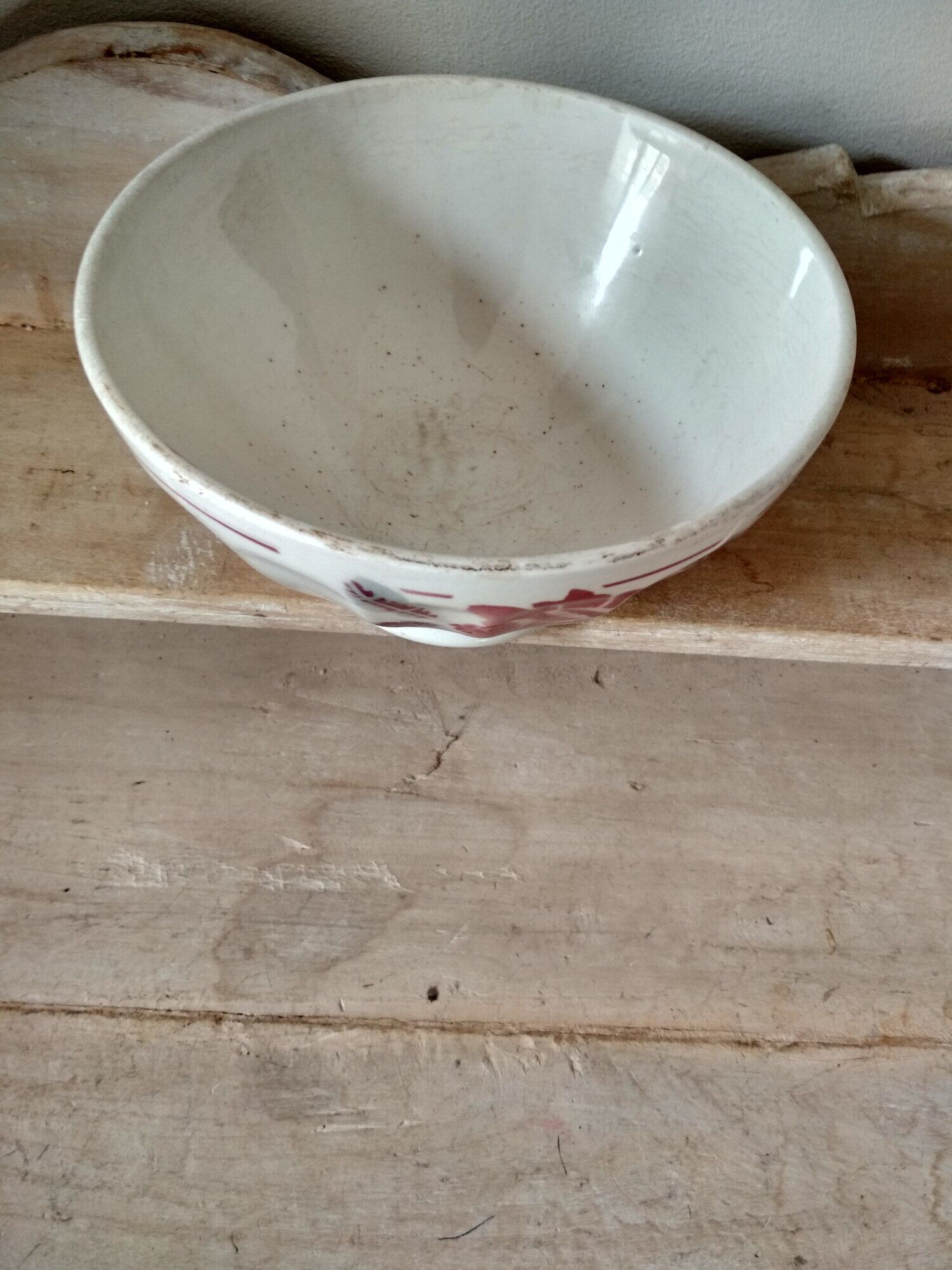 Ceramic bowl with pink flower décor