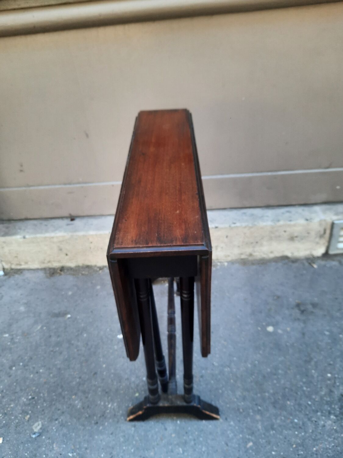 Getleg folding table