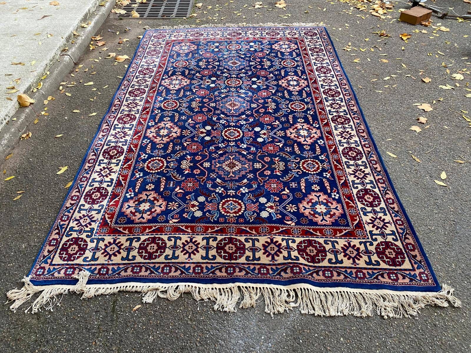 Chinese Sinkiang rug in burgundy handmade wool 200x300cm from 1970
