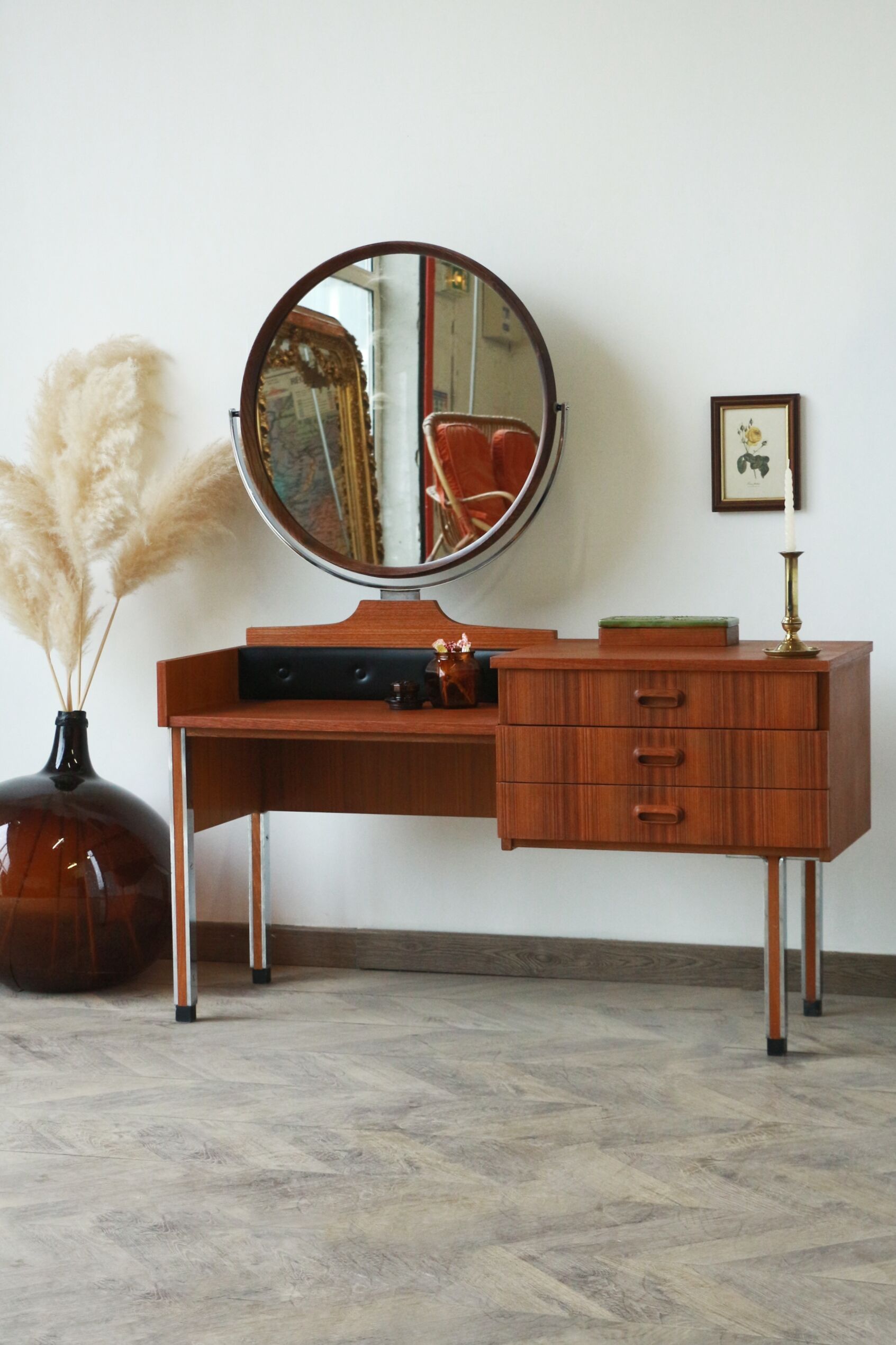 Dressing table - round mirror - 60s