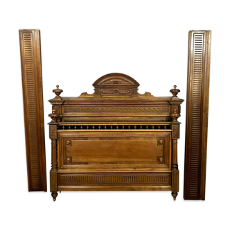 Louis XVI bed from center in walnut and bramble around 1850