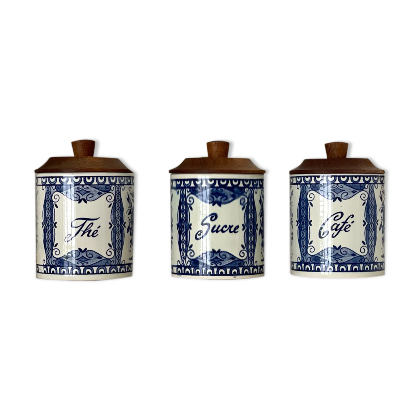 3 Delfts jars.