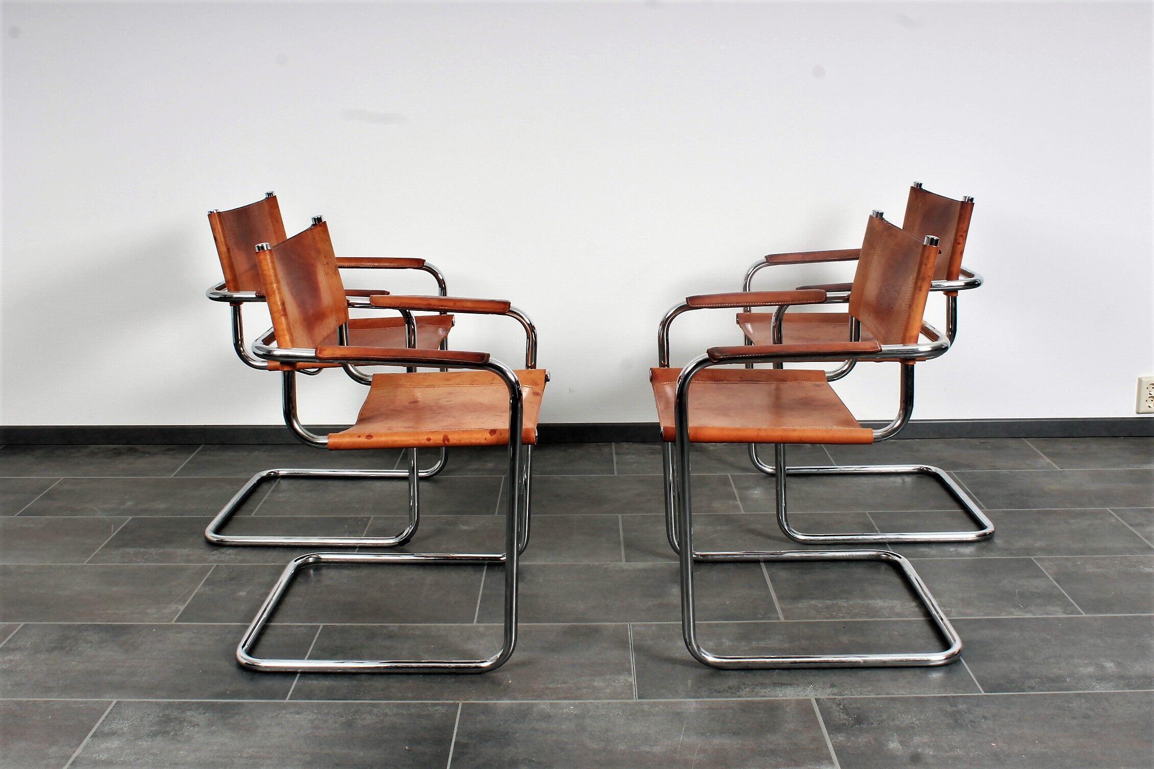 Fauteuil en cuir cognac