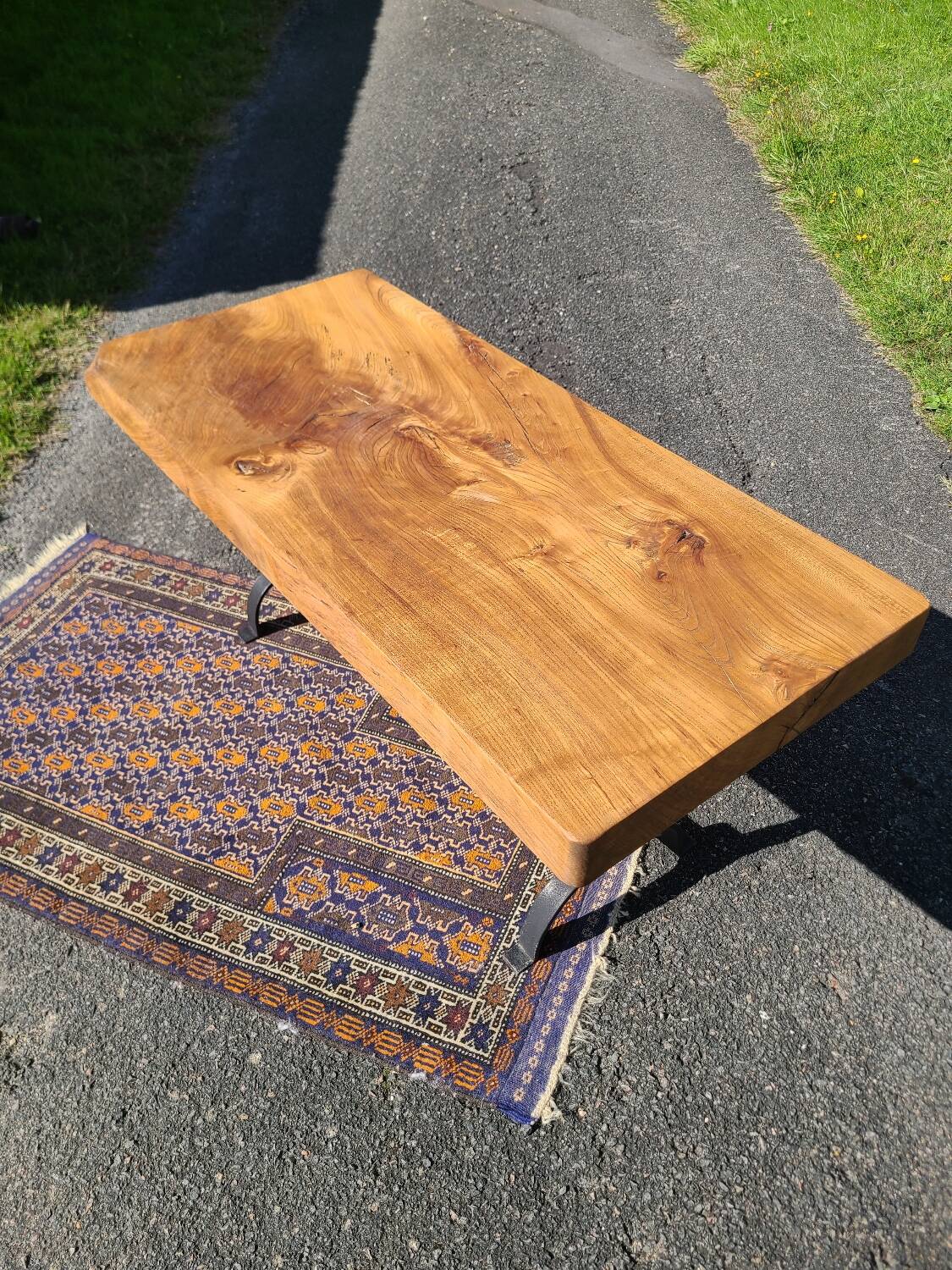 Table basse brutaliste, art populaire année 20