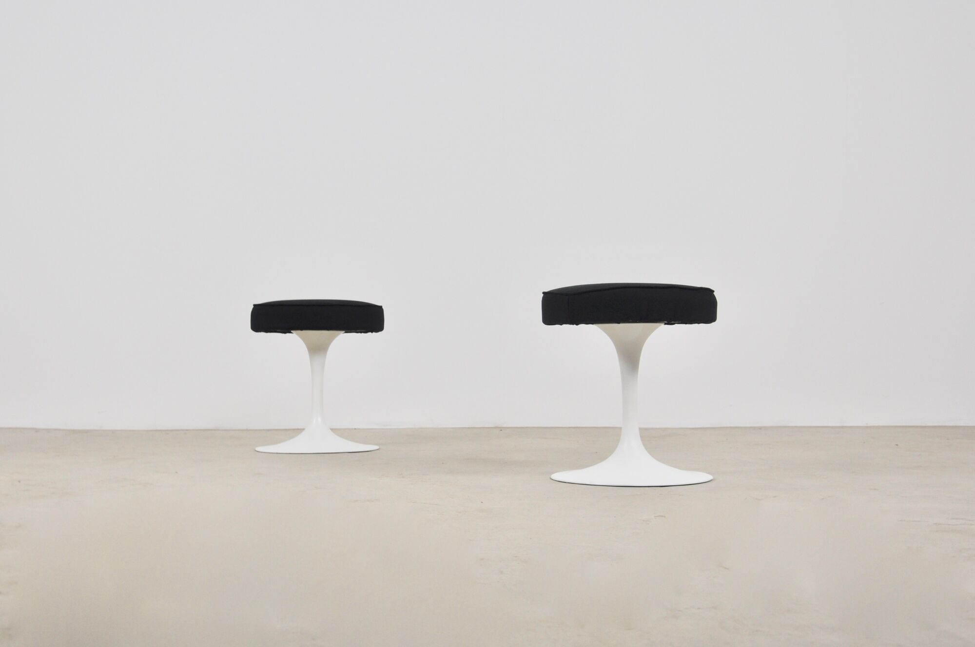 Tulip stools by Eero Saarinen for Knoll International, 1970