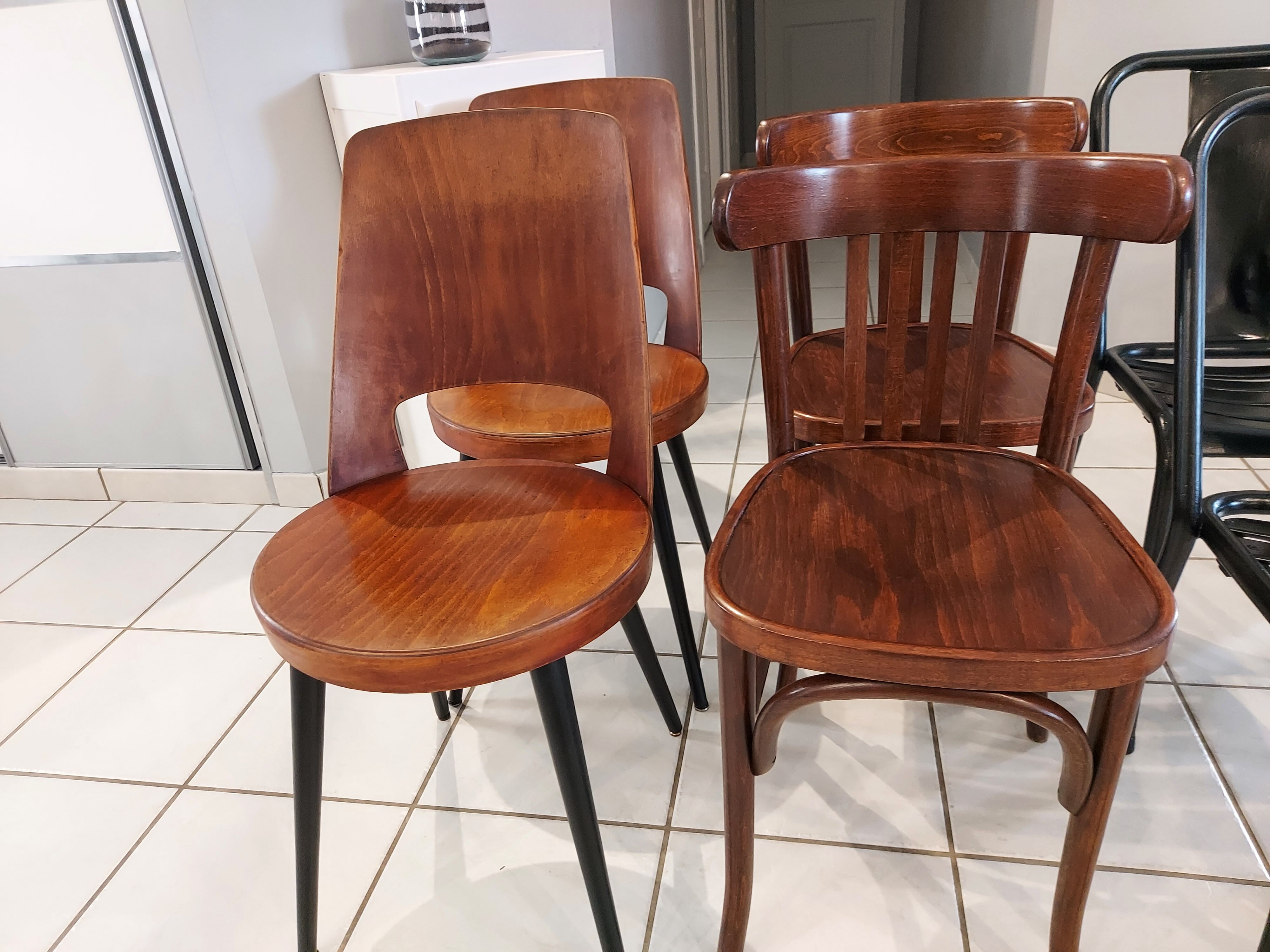 Suite de 8 chaises de bistrot dépareillées Baumann mondor ,tolix  vintage années 1960