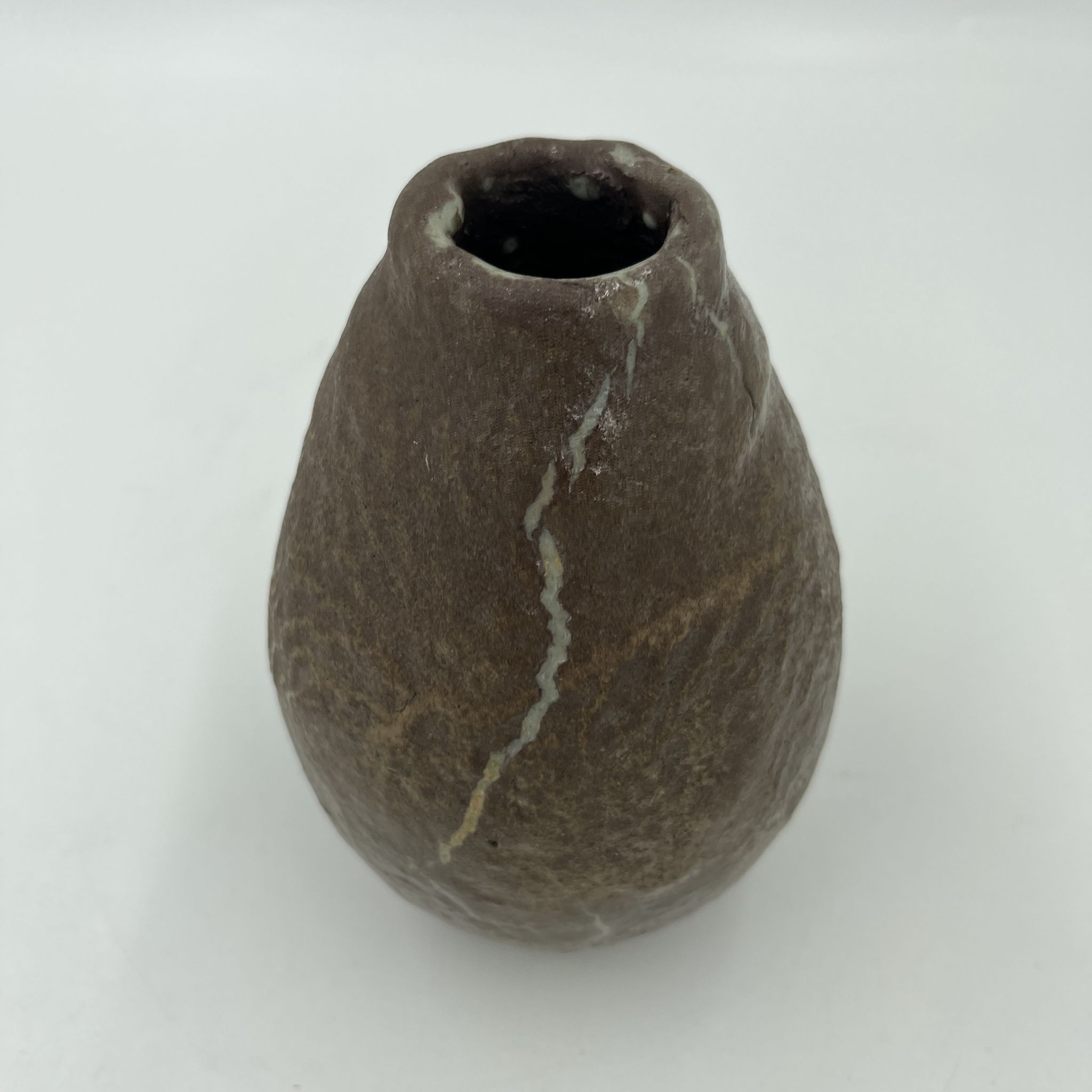 Vase en terre cuite veiné