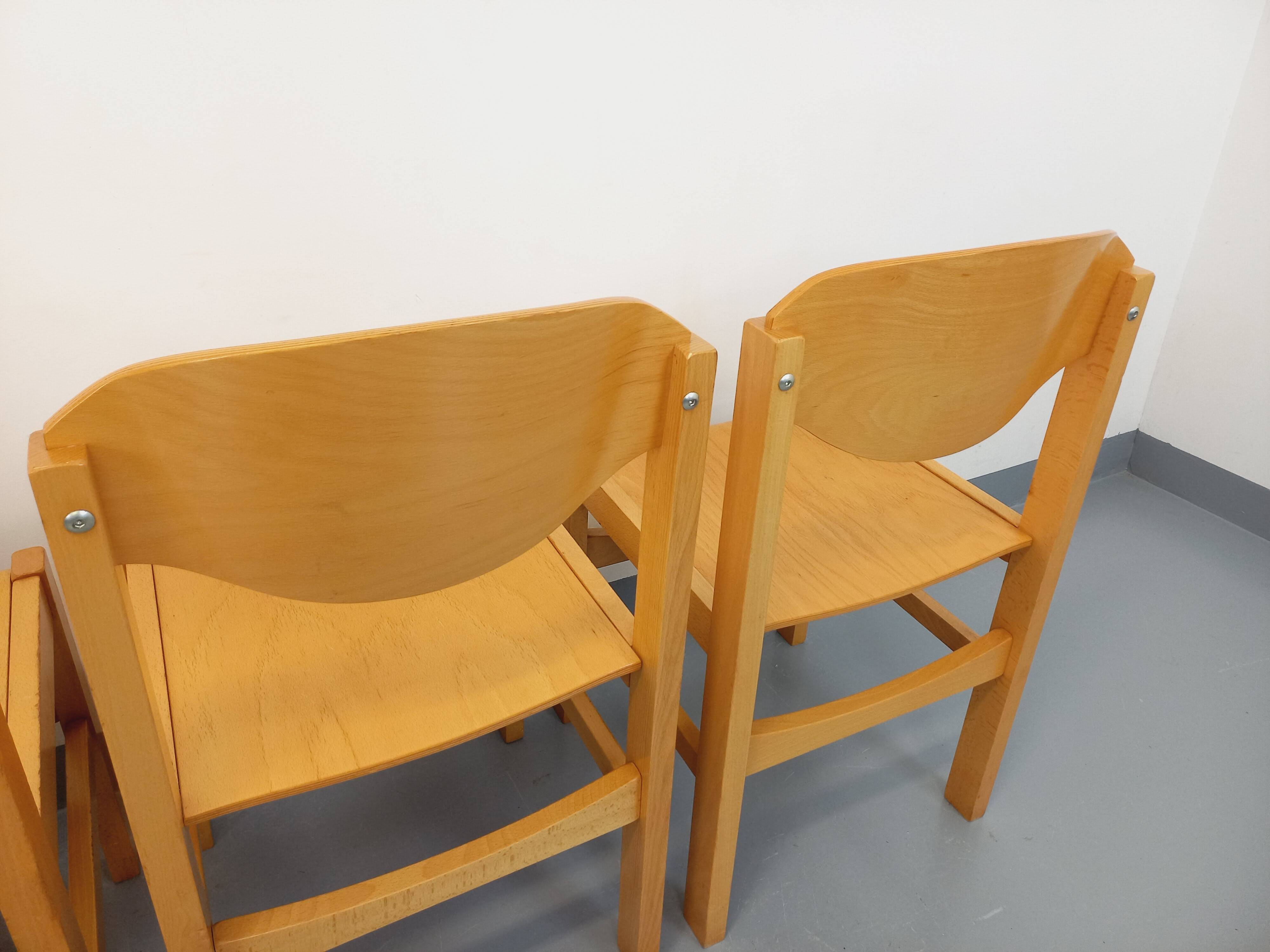 Set of 4 minimalist vintage beechwood chairs from the 80s