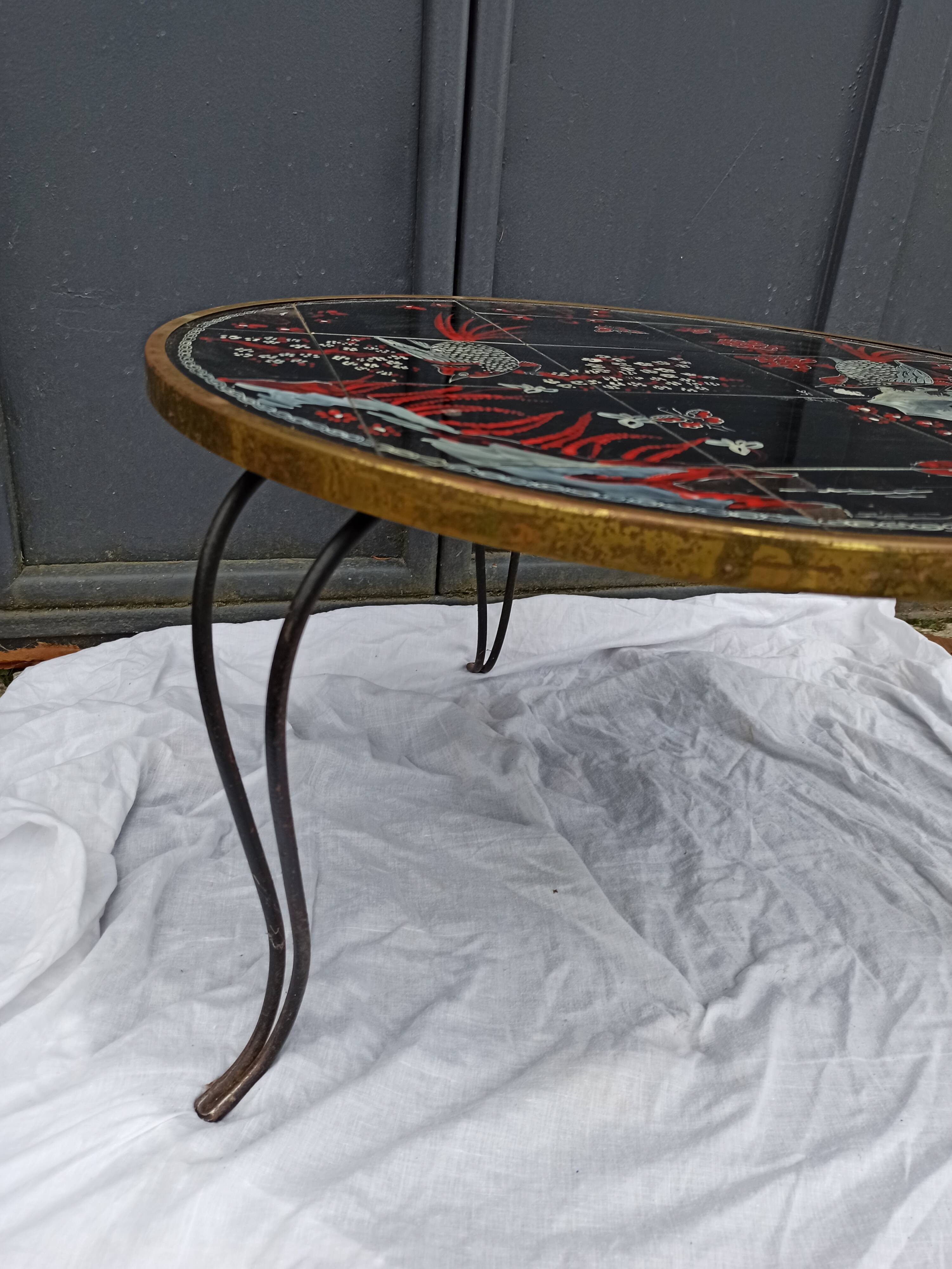 Table basse ronde décor japonisant oiseau fleurs