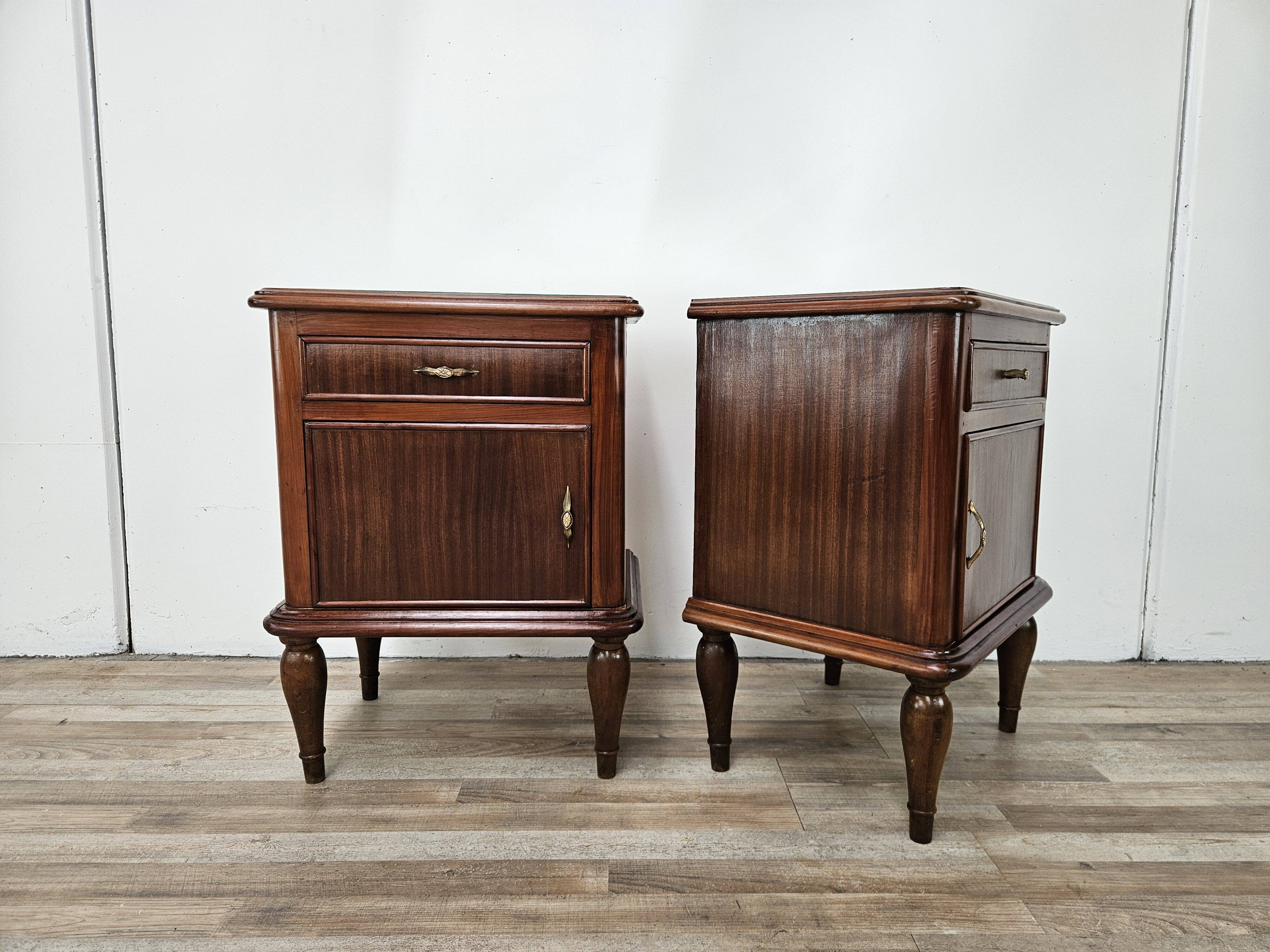 Pair of 1950s Art Decò bedside tables with mirrored top
