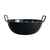 Enamel dish with handles