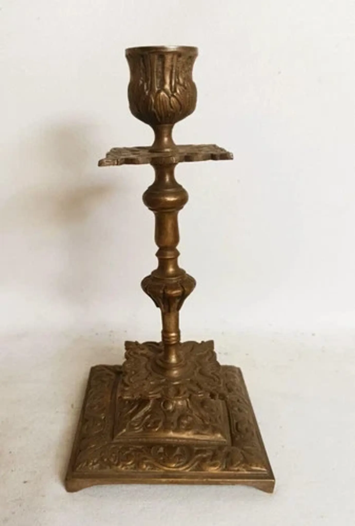 Remarkable pair of candlesticks in bronze, formerly silver-plated, from the 19th century.