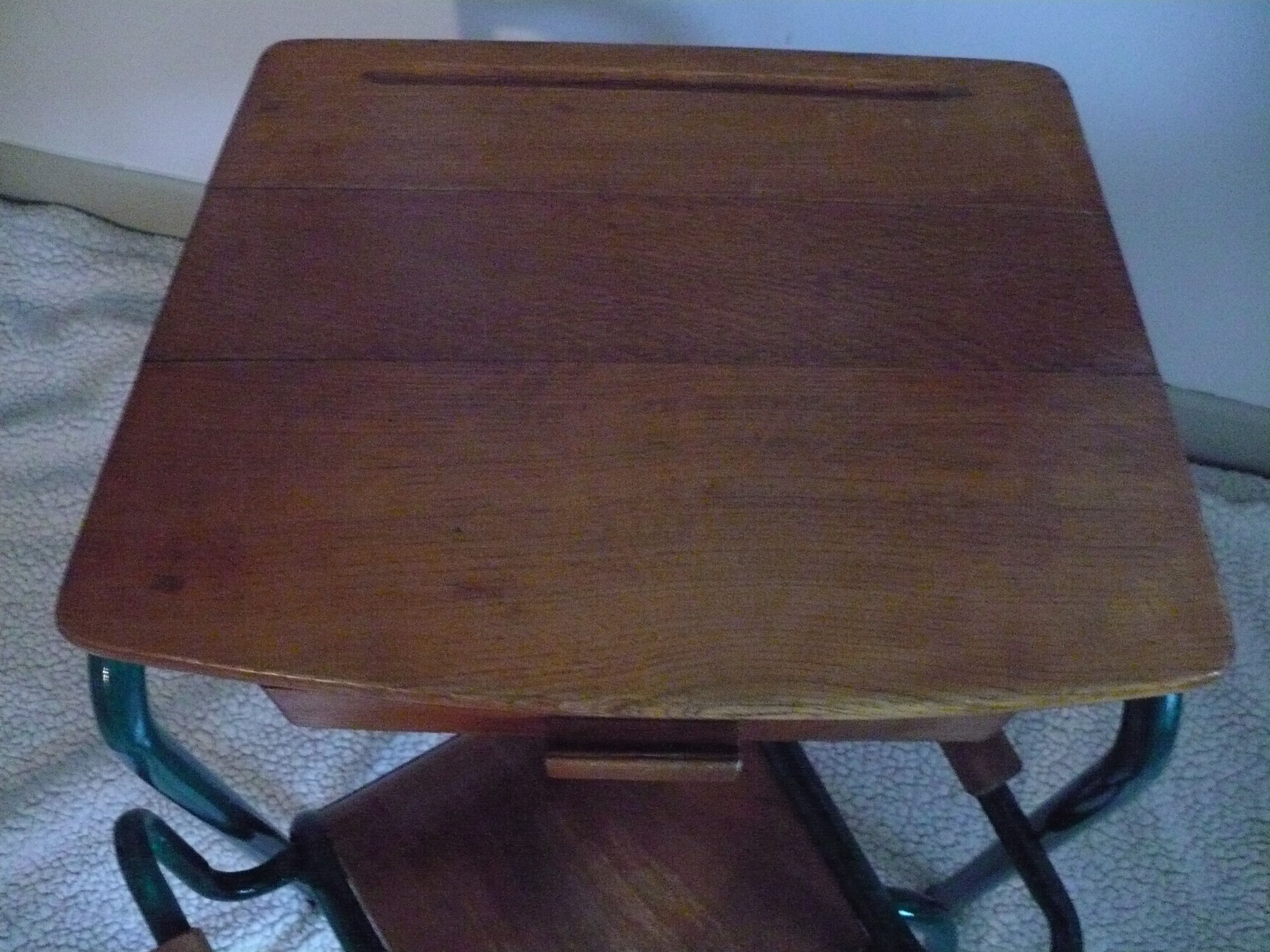 Bureau et fauteuil-chaise vintage pour jeune enfant