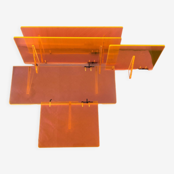 5 étagères murales rétro en plexiglas orange fluo art deco