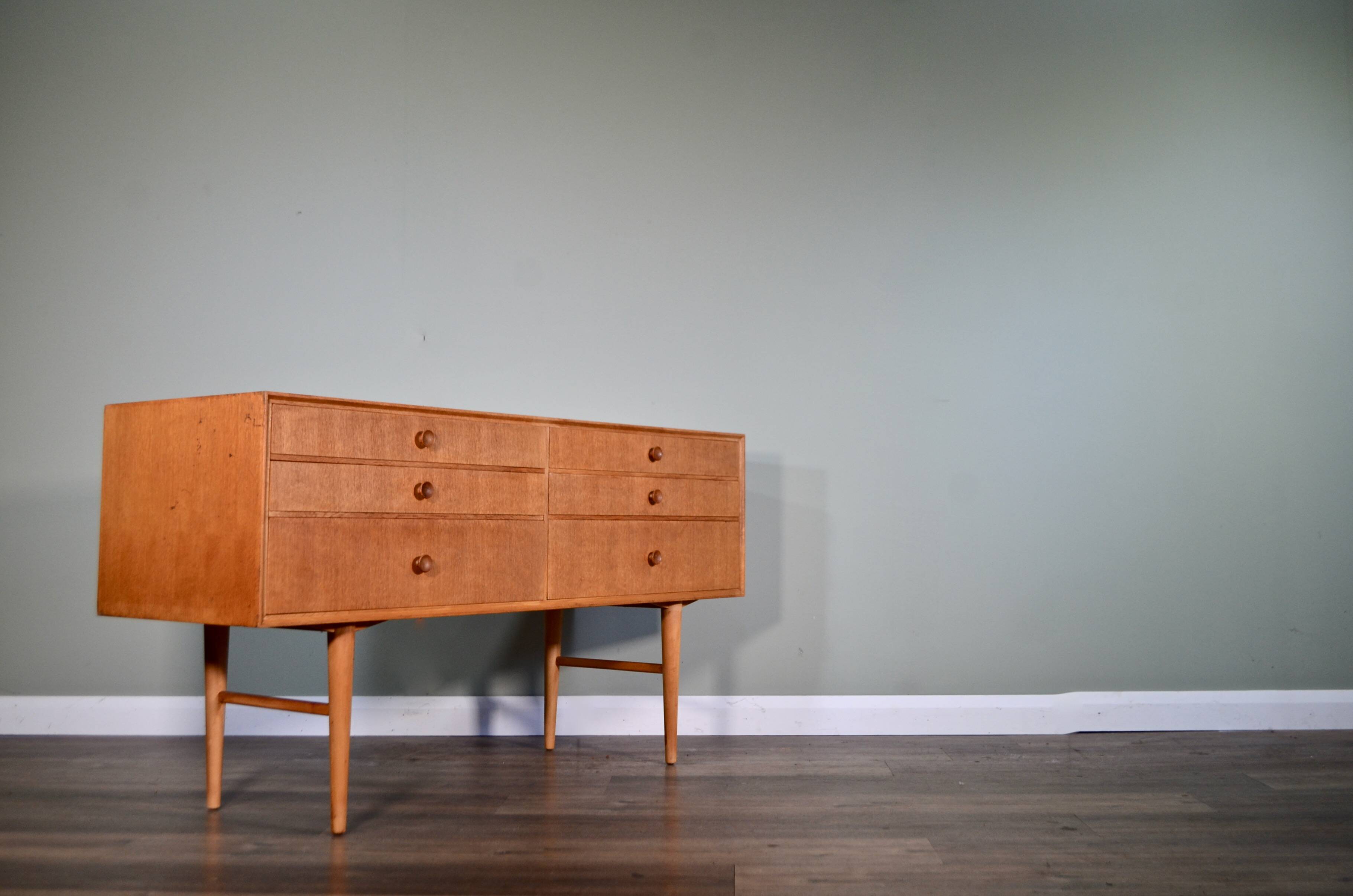 Midcentury Meredew Sideboard / Chest Of Drawers In Oak. Vintage Modern
