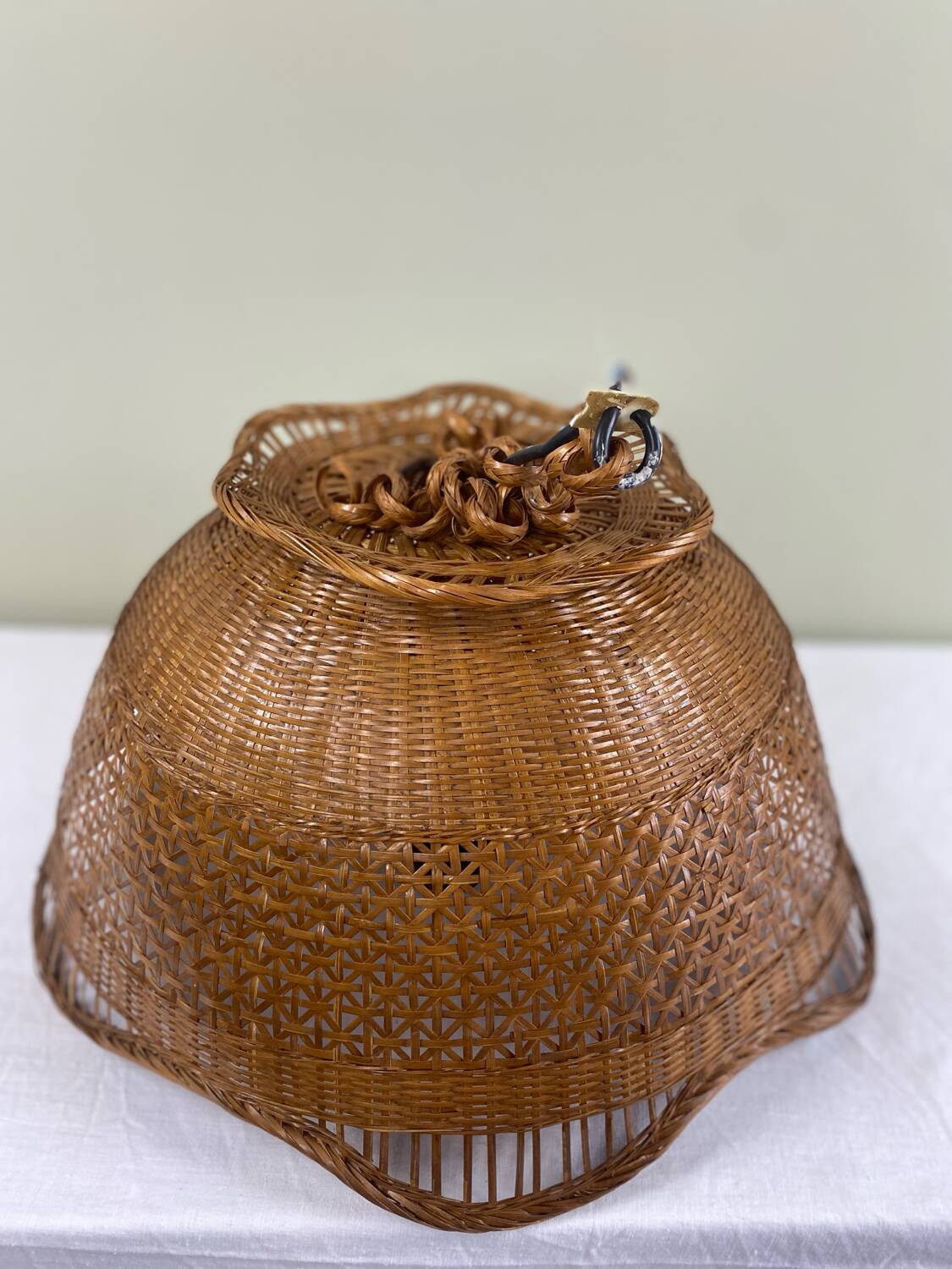 Vintage cane suspension