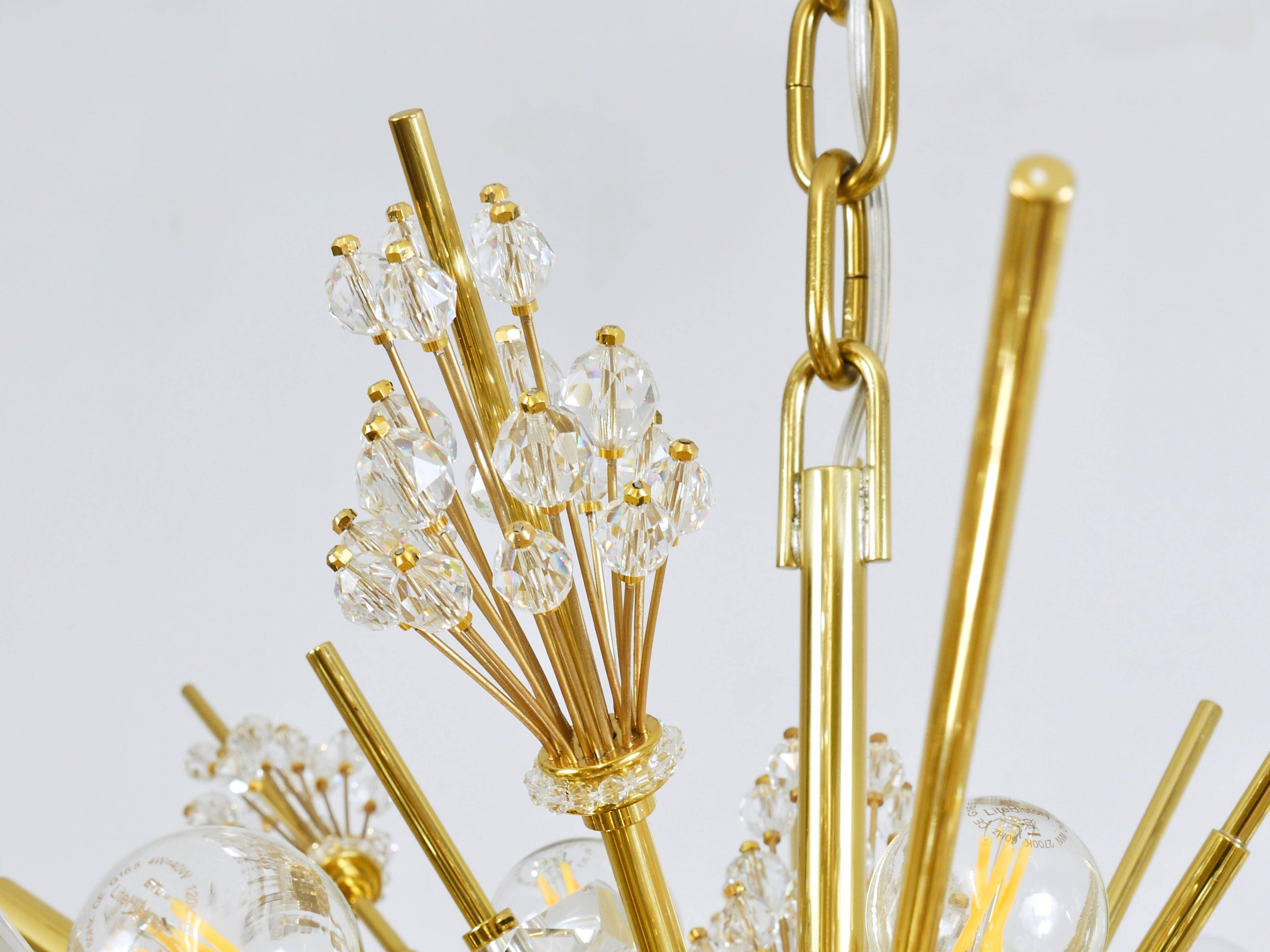 Grand Sputnik chandelier Metropolitan Opera in crystal and brass J.L. Lobmeyr