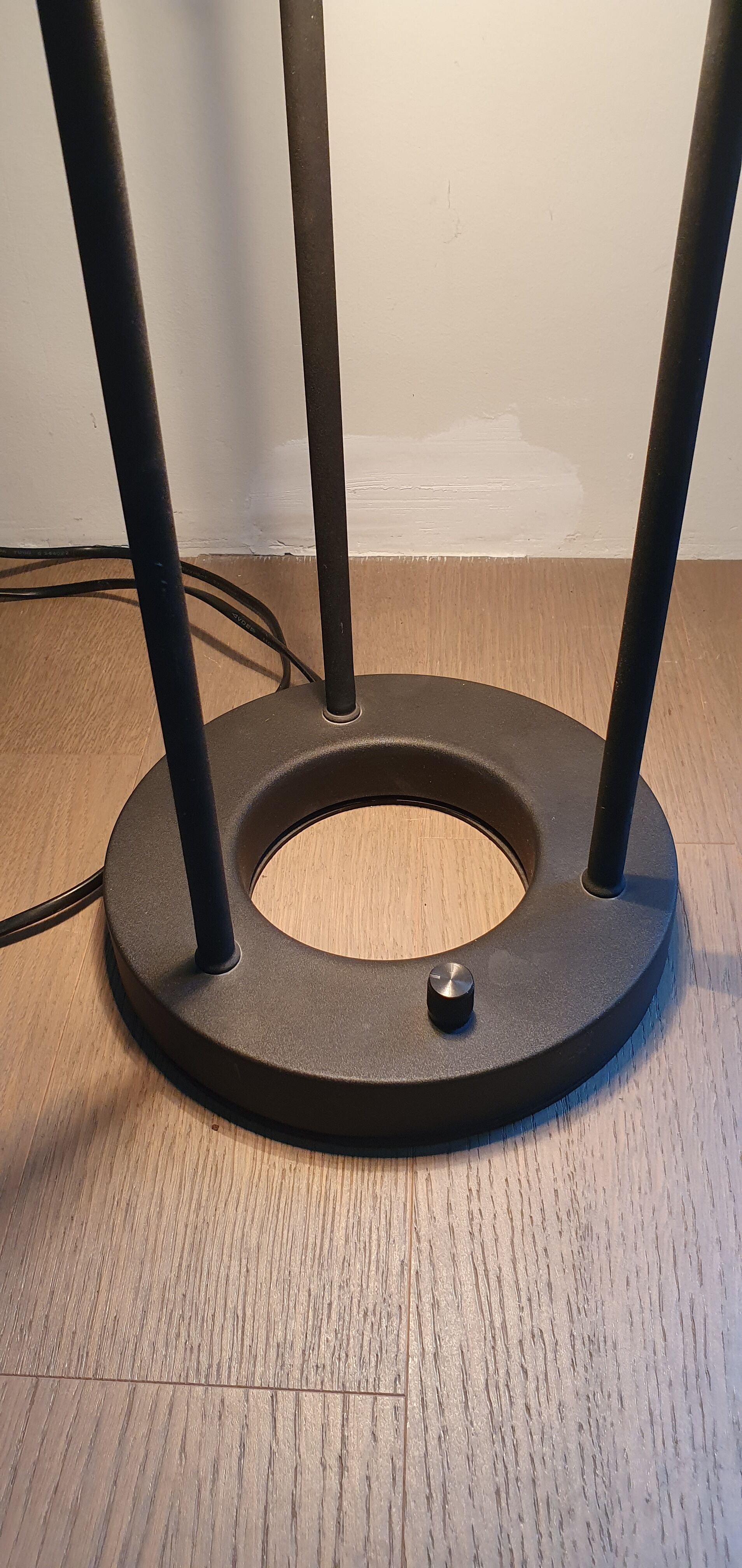 “Saturn” lamp by Robert Sonneman 1970