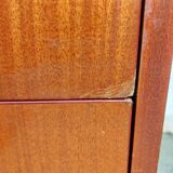 Vintage tapered leg chest of drawers