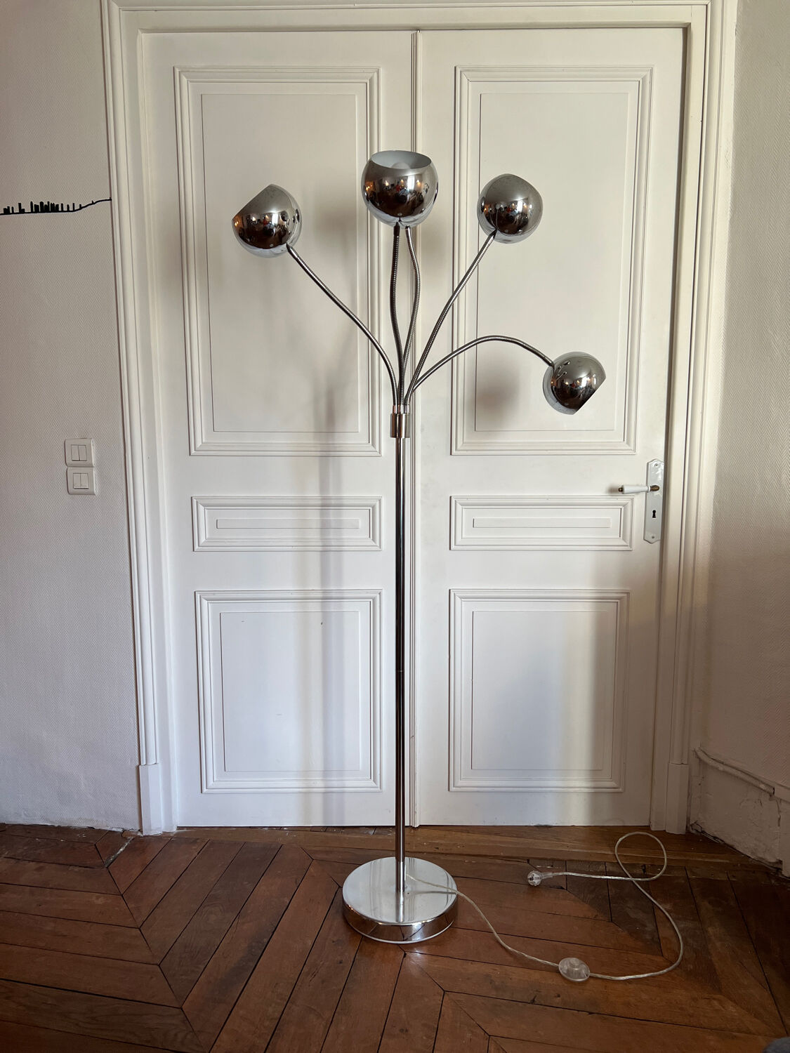 5-spoke lily of the valley floor lamp