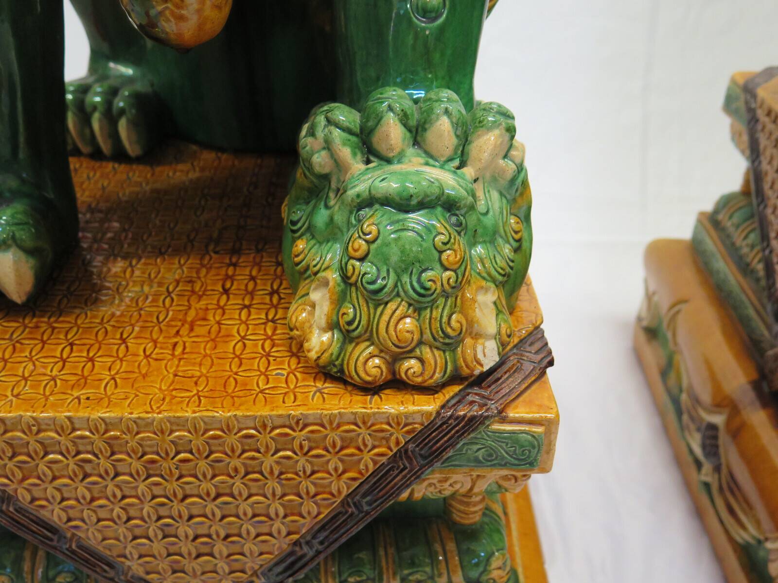 Pair of Chinese guardian lions foo dogs shishi imperial guardians ceramic