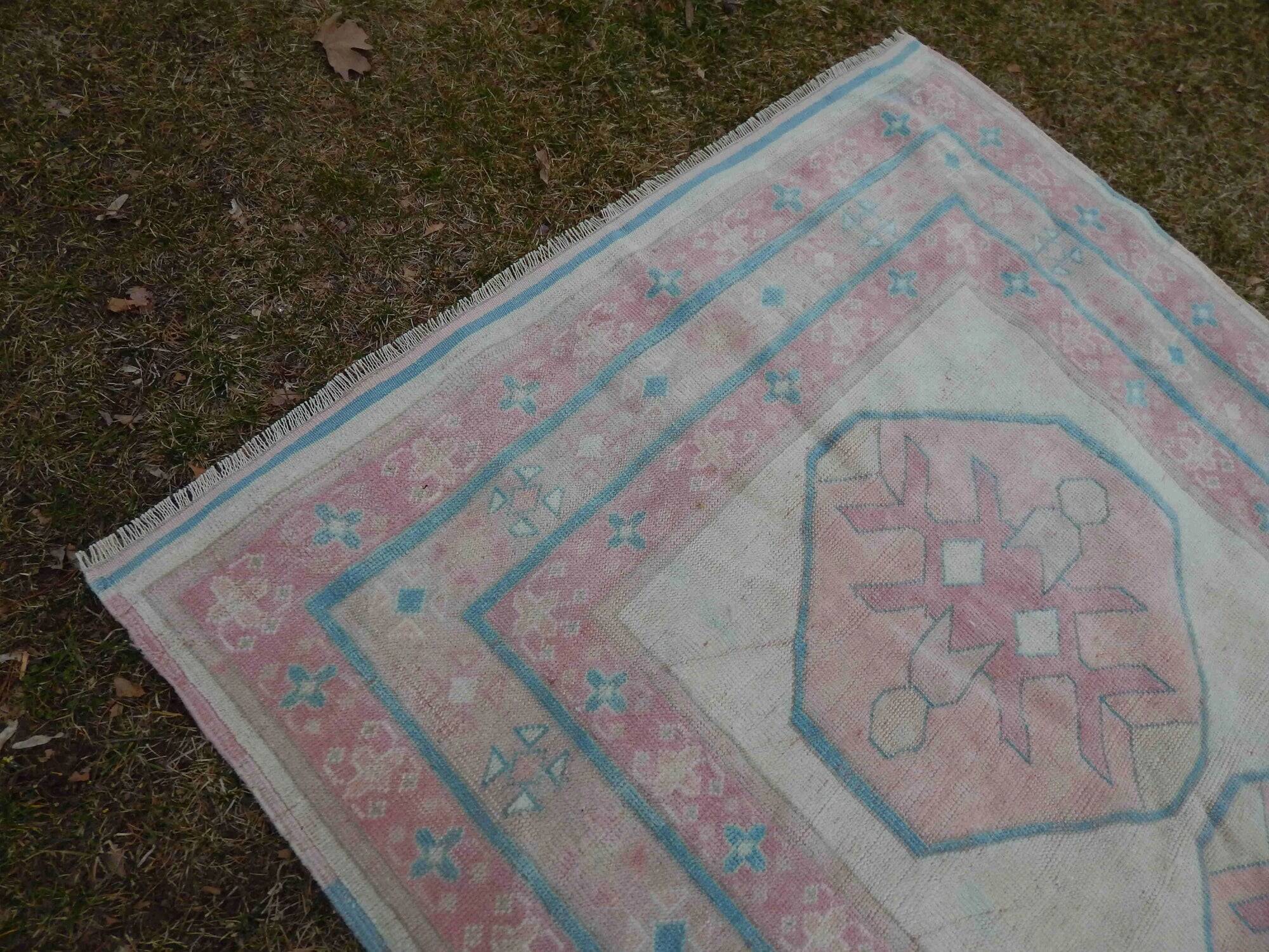 Vintage Turkish handmade rug 151x205 cm