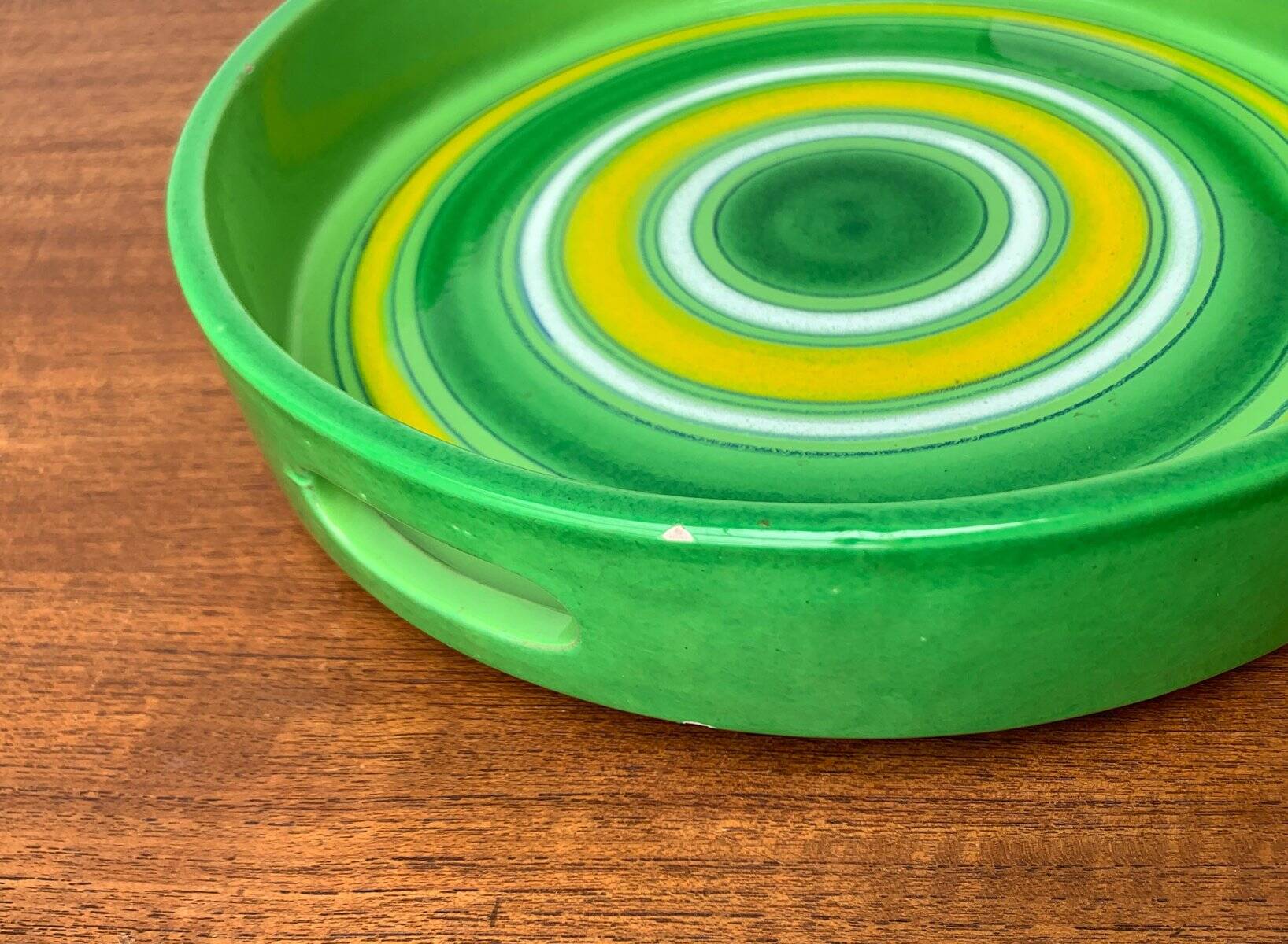 Italian ceramic platter from the mid-century by Bitossi for Rosenthal Netter, 1960s.