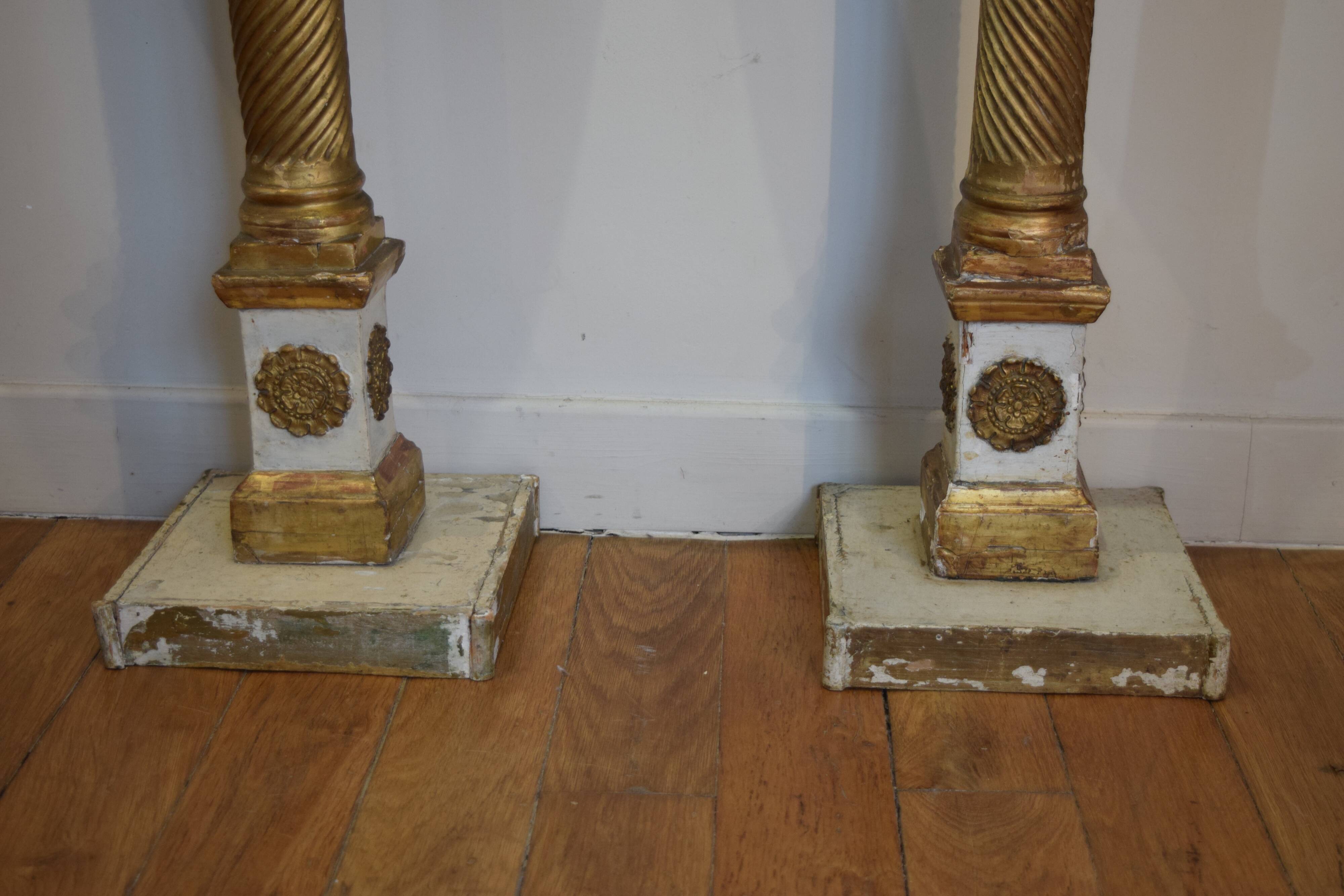 Pair of brackets half moon