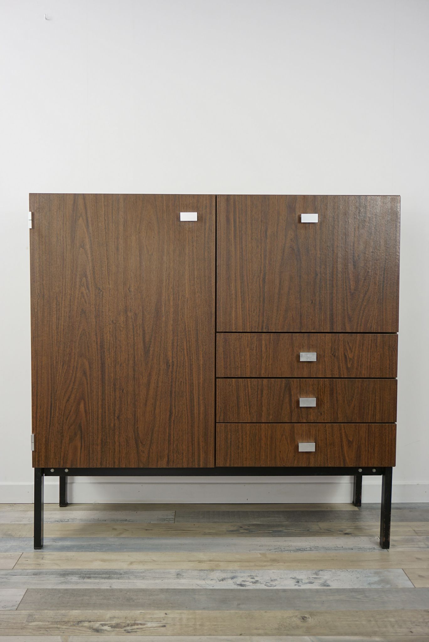 Furniture design by Pierre Guariche for Meurop model 1073, 60/70