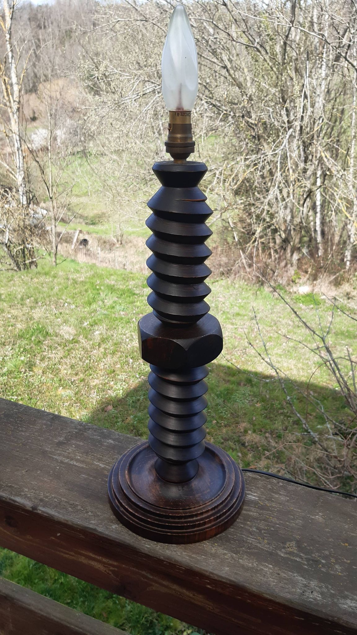 Lampe bois tourné art déco