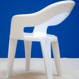 Chaise cossue en résine années 70