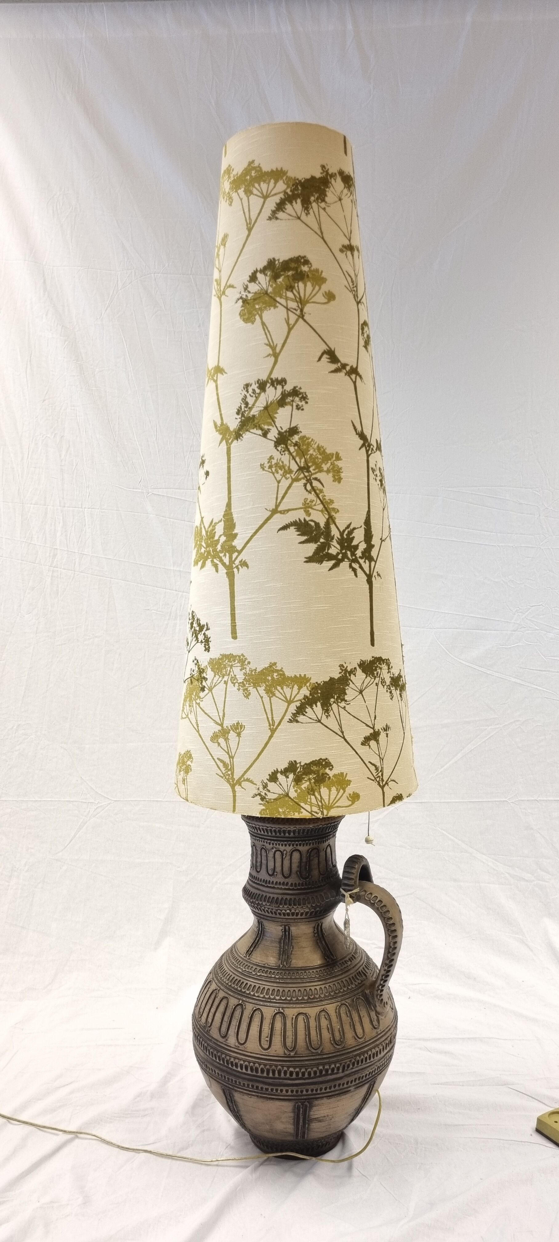 Lampadaire en céramique avec abat-jour d’origine, années 1970