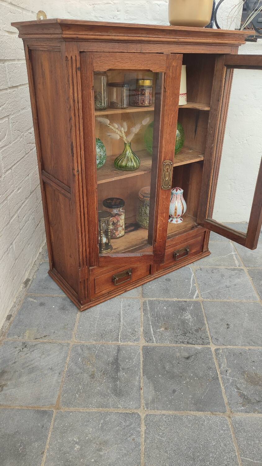 Petite armoire vitrée en chêne