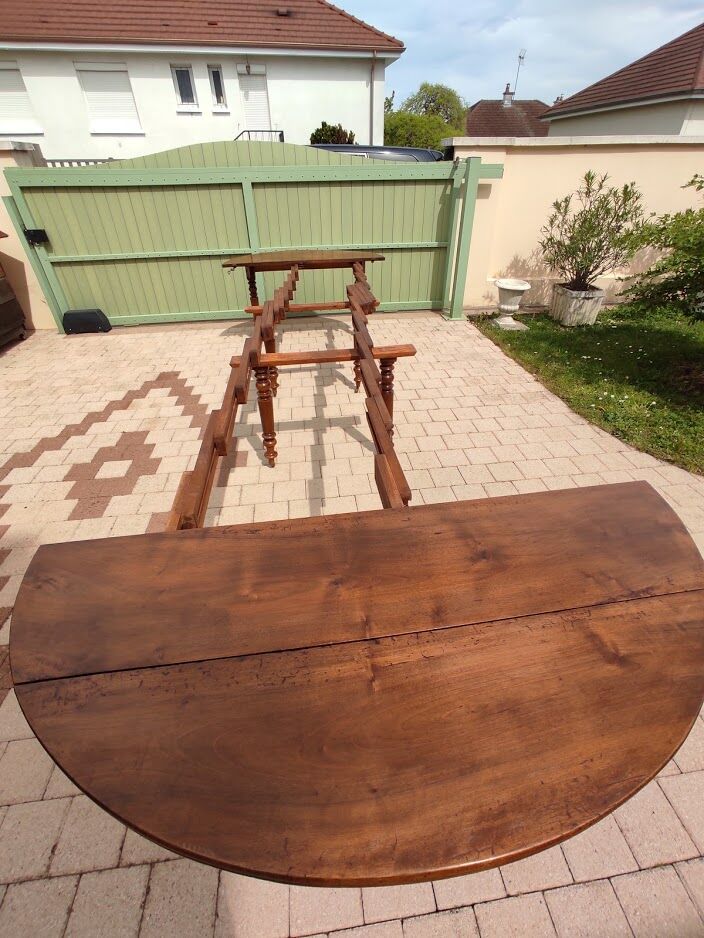 Louis philippe table