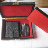 Box a bijoux ancien leather on wood satin interior and red velvet, with compartment