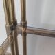 Table basse double plateau vintage en laiton et verre fumé – Années 70