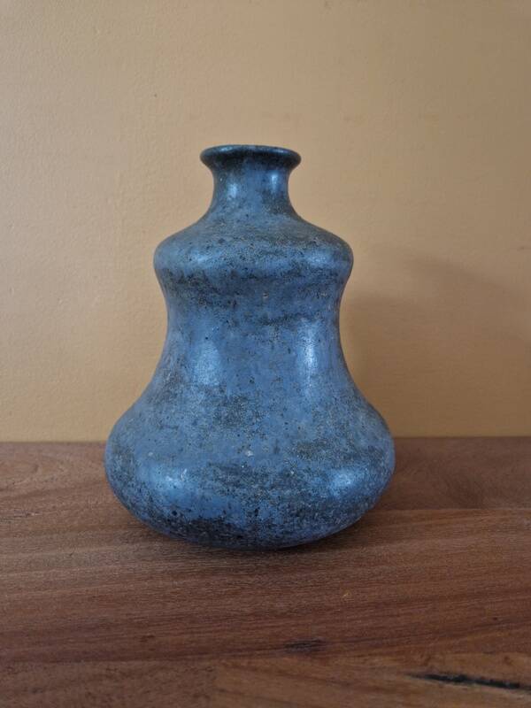 Claire Debril (1927-2021) - Ceramic vase built using the coiling technique.