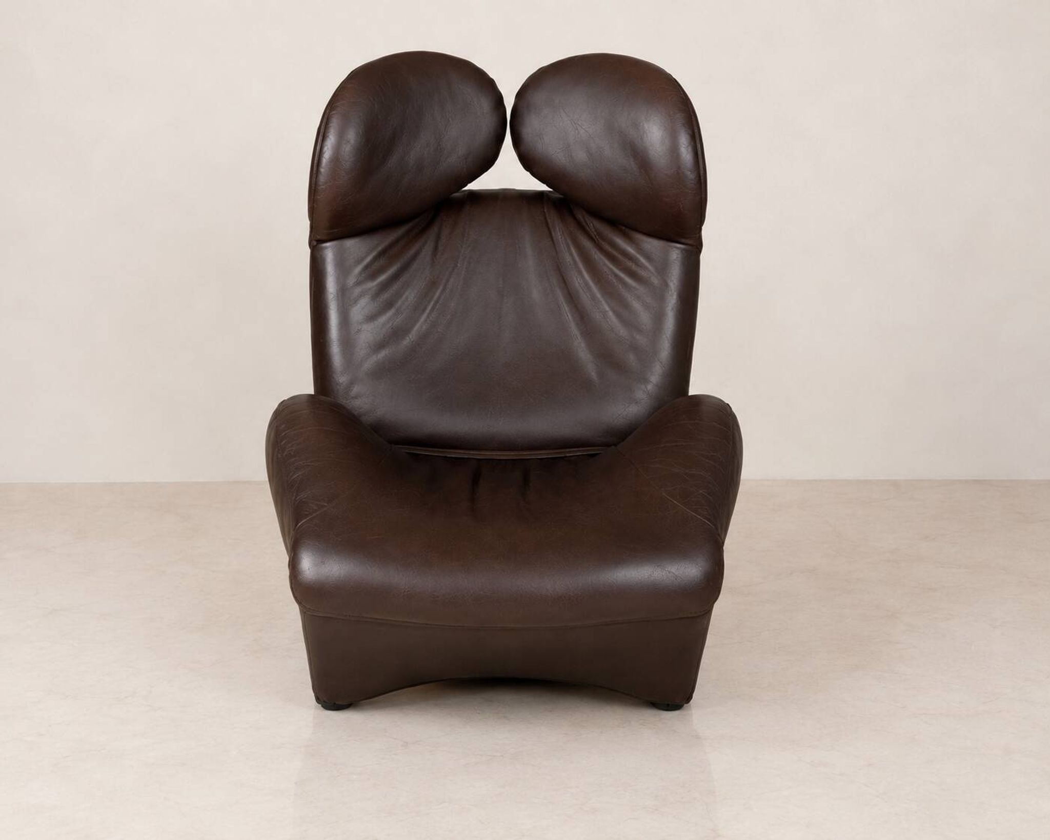 "111 Wink" armchair in brown leather by Toshiyuki Kita for Cassina