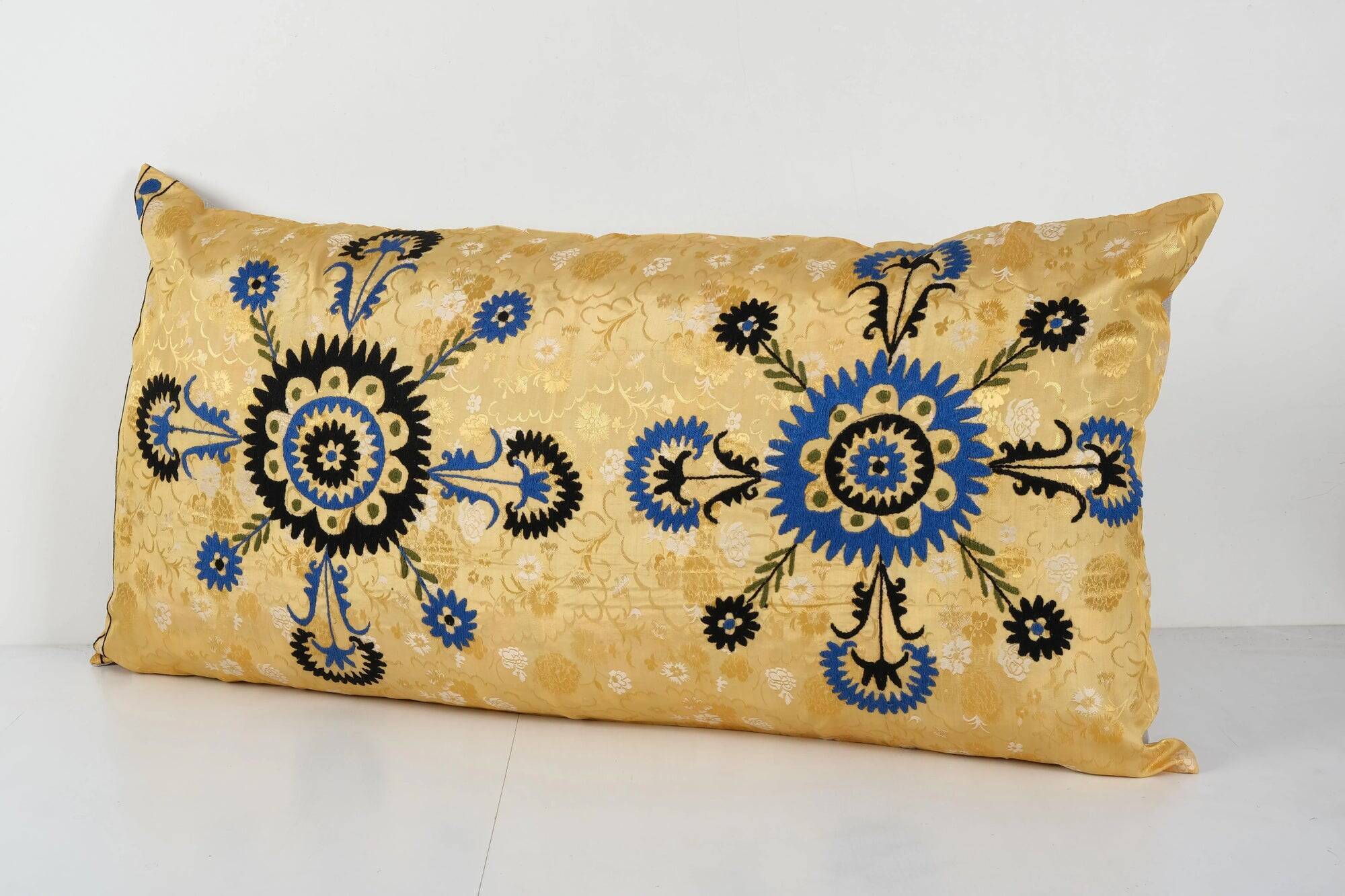 Housse de coussin brodée vintage 109x56 cm