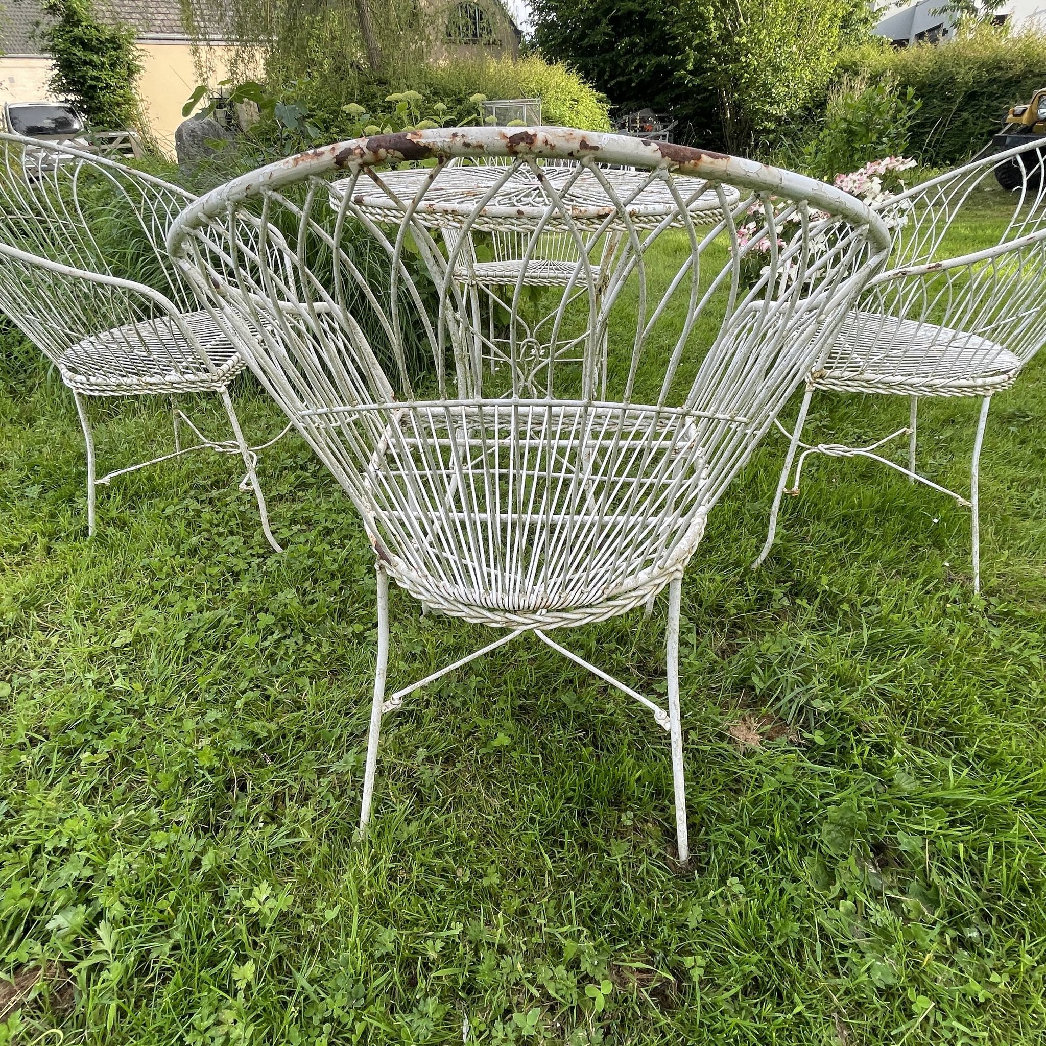 Italian garden furniture, vintage furniture, table and 4 wrought iron chairs
