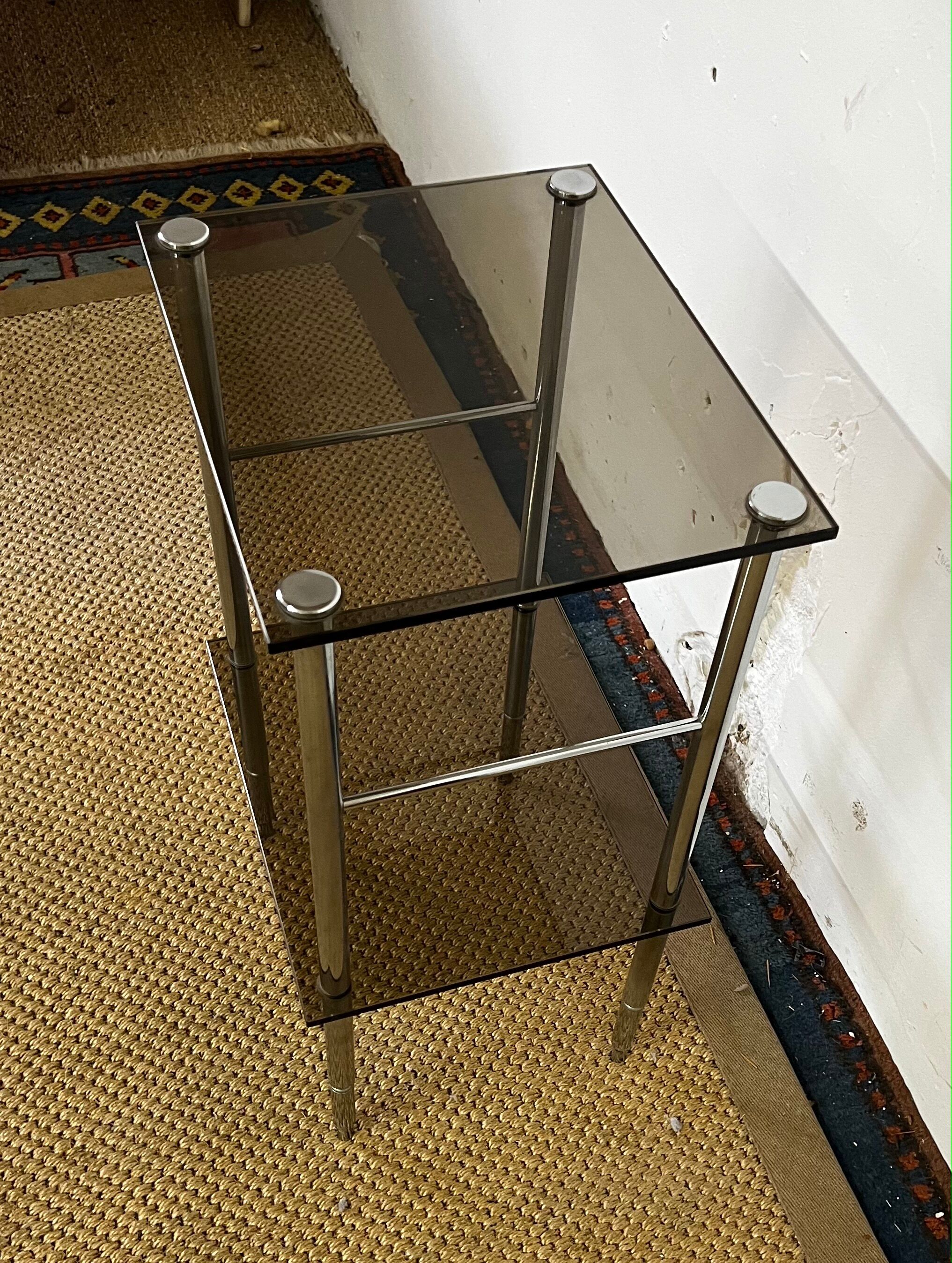 Sellette métal chromé et verre fumé