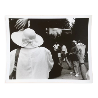 Photographie.femme au chapeau en fête foraine, années 90