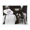 Photographie.femme au chapeau en fête foraine, années 90