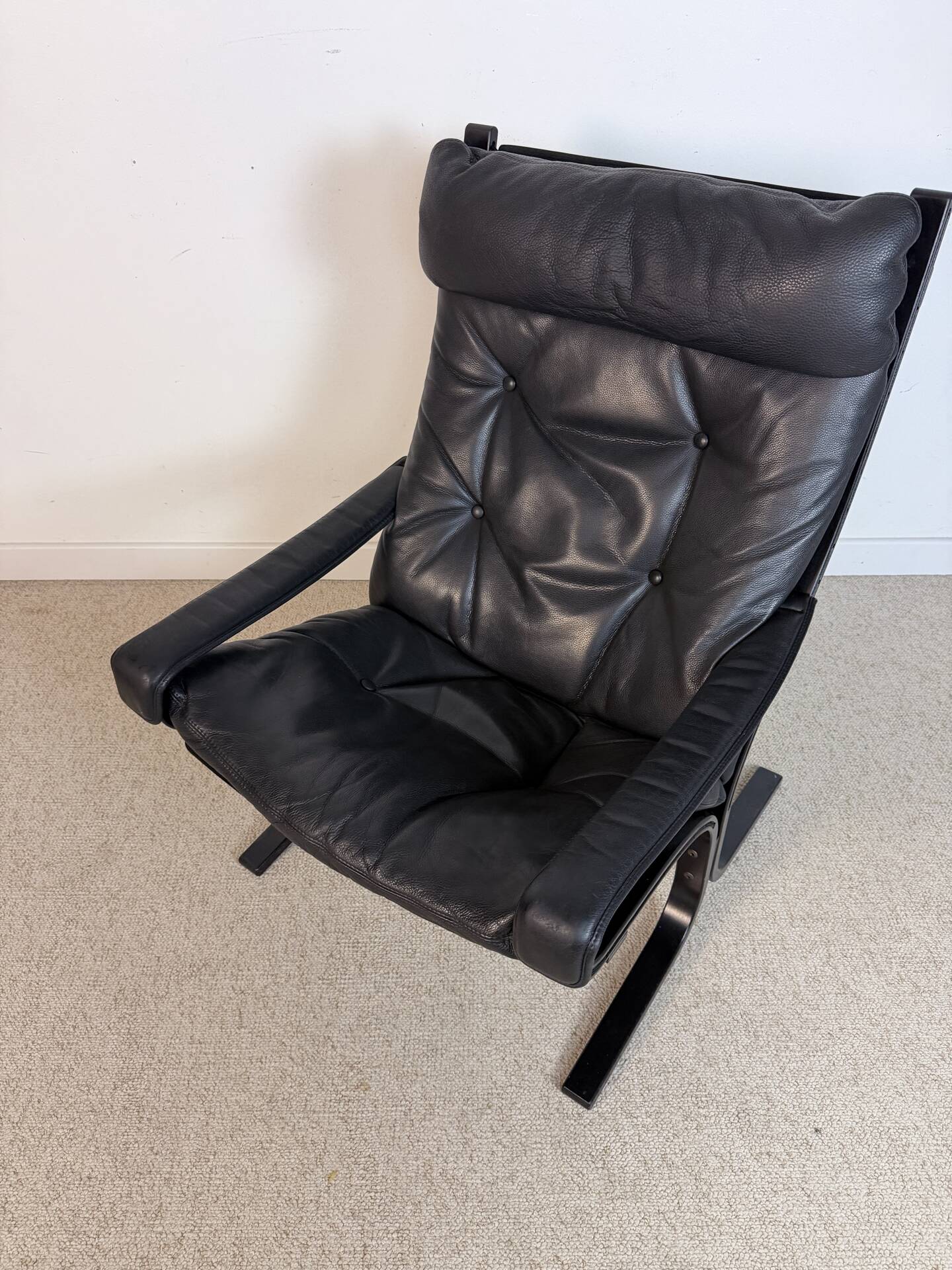 Siesta armchair by Ingmar Relling – black leather – Westnofa
