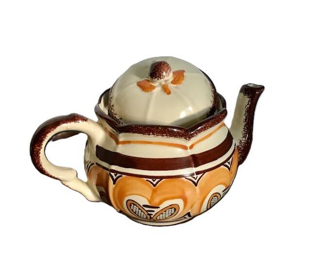 Old porcelain teapot from Pornic around 1950.