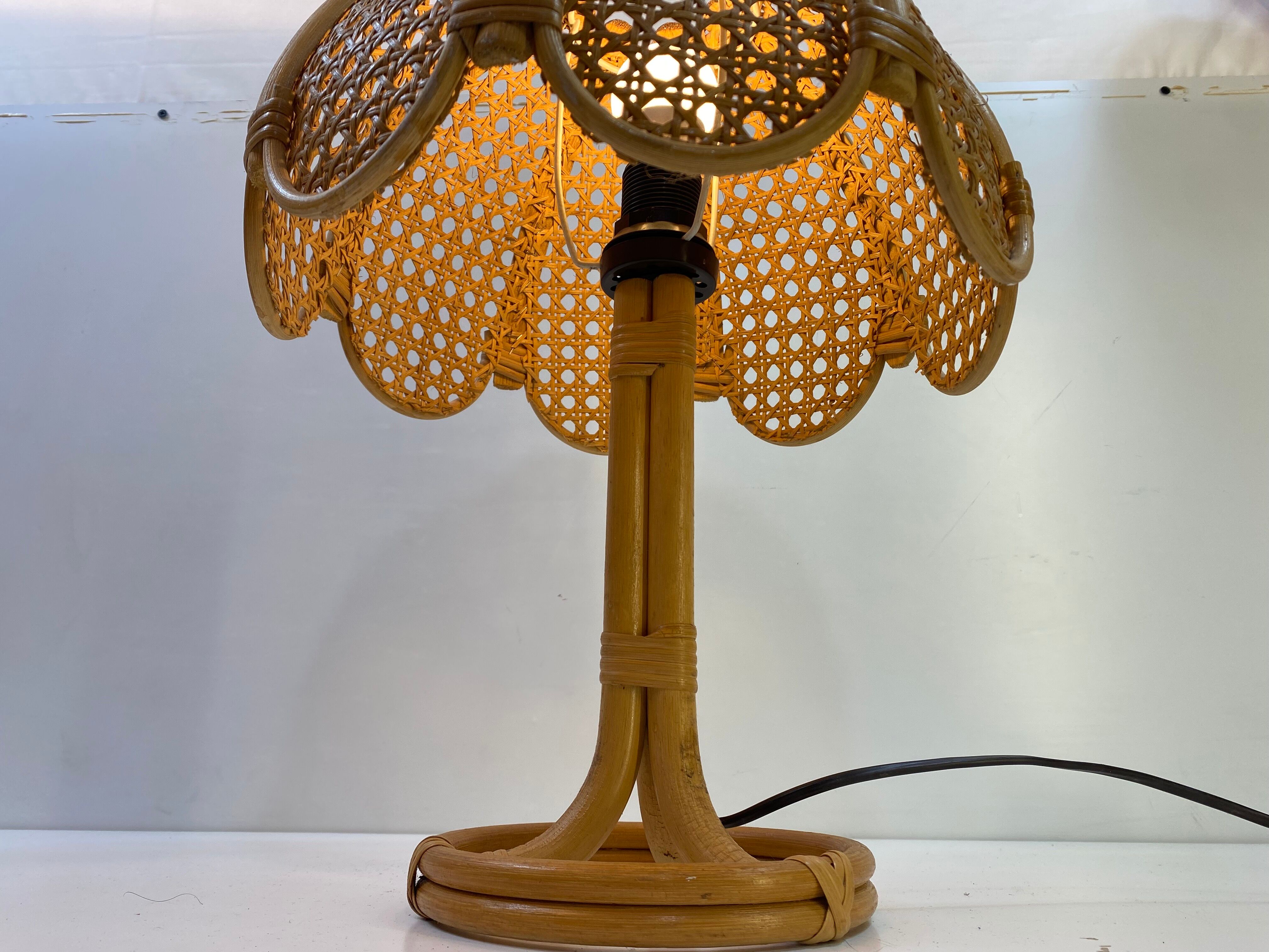Vintage table lamp rattan and wicker 1970