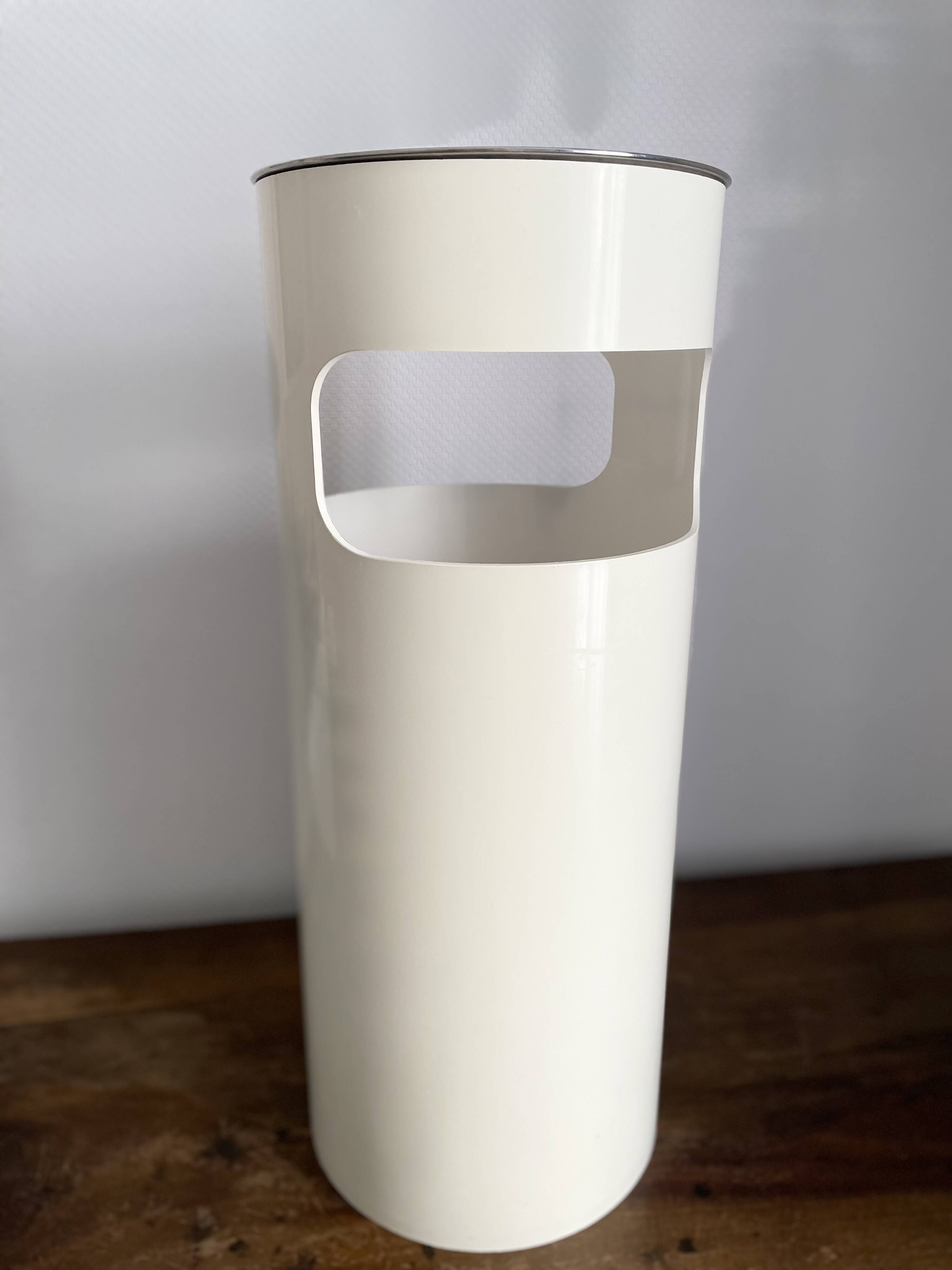 Kartell Gino Colombini white plastic umbrella stand from the 70s