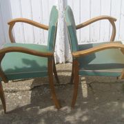Paire de fauteuils bridge en skaï vert 1960